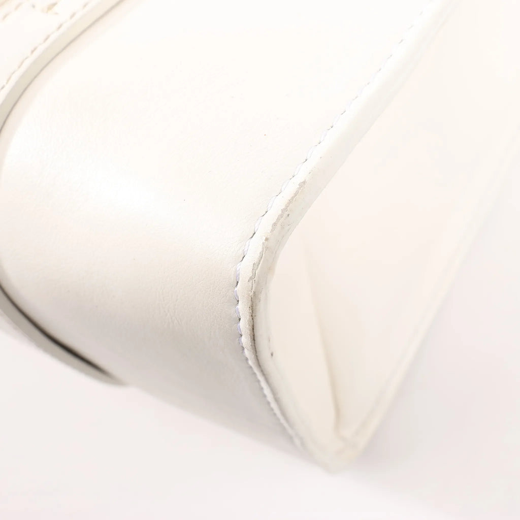 Chloé Woody Medium Leather Handbag in White