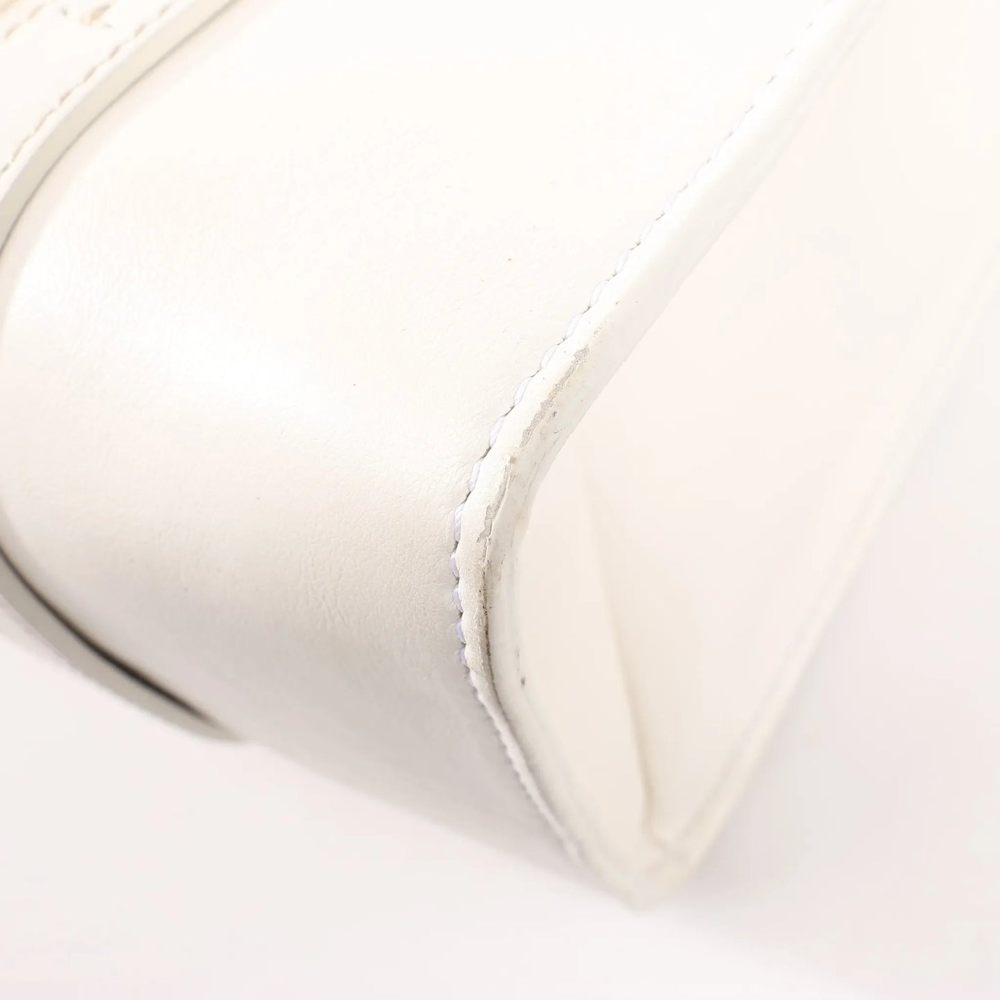 Chloé Woody Medium Leather Handbag in White