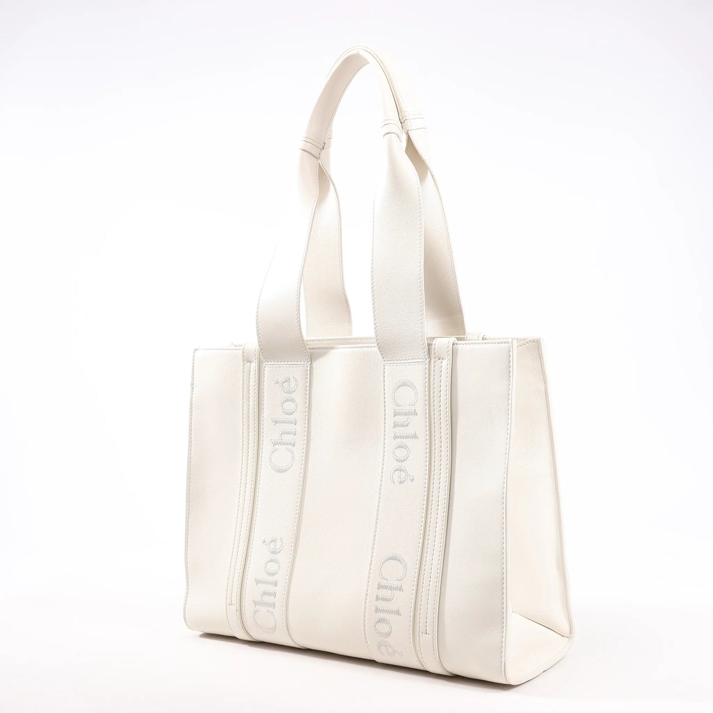 Chloé Woody Medium Leather Handbag in White