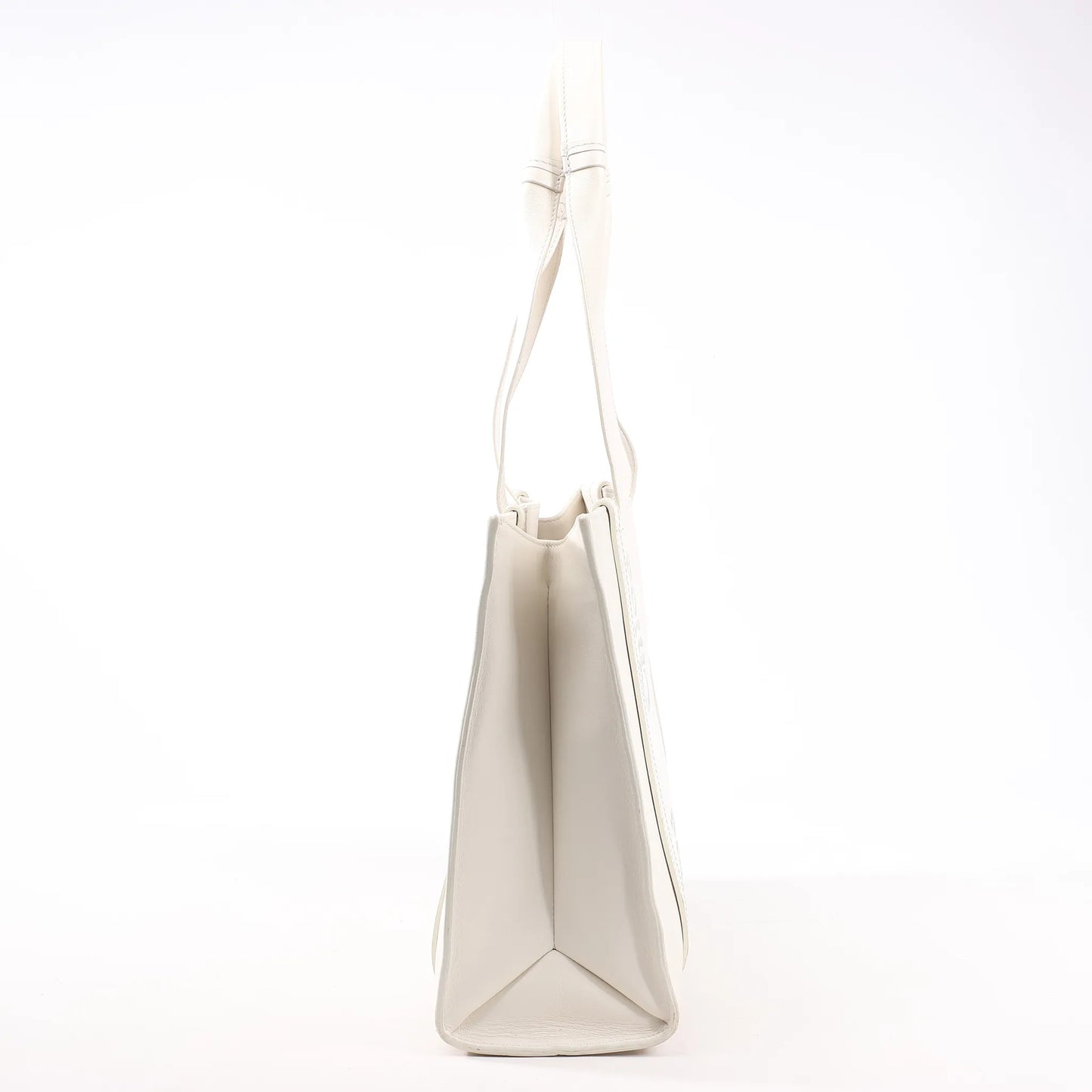 Chloé Woody Medium Leather Handbag in White