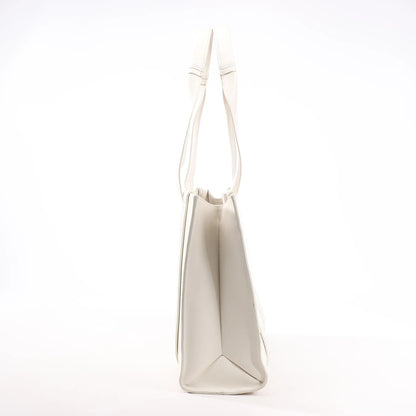 Chloé Woody Medium Leather Handbag in White