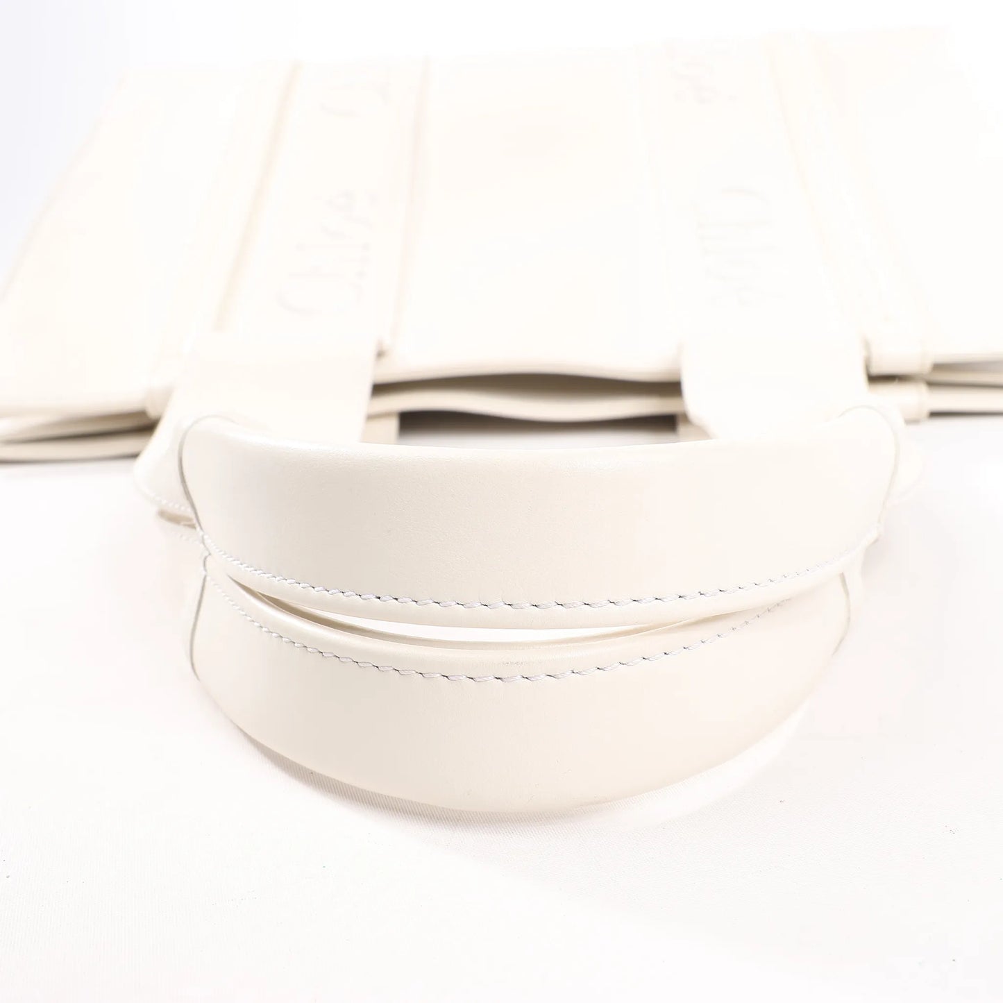Chloé Woody Medium Leather Handbag in White