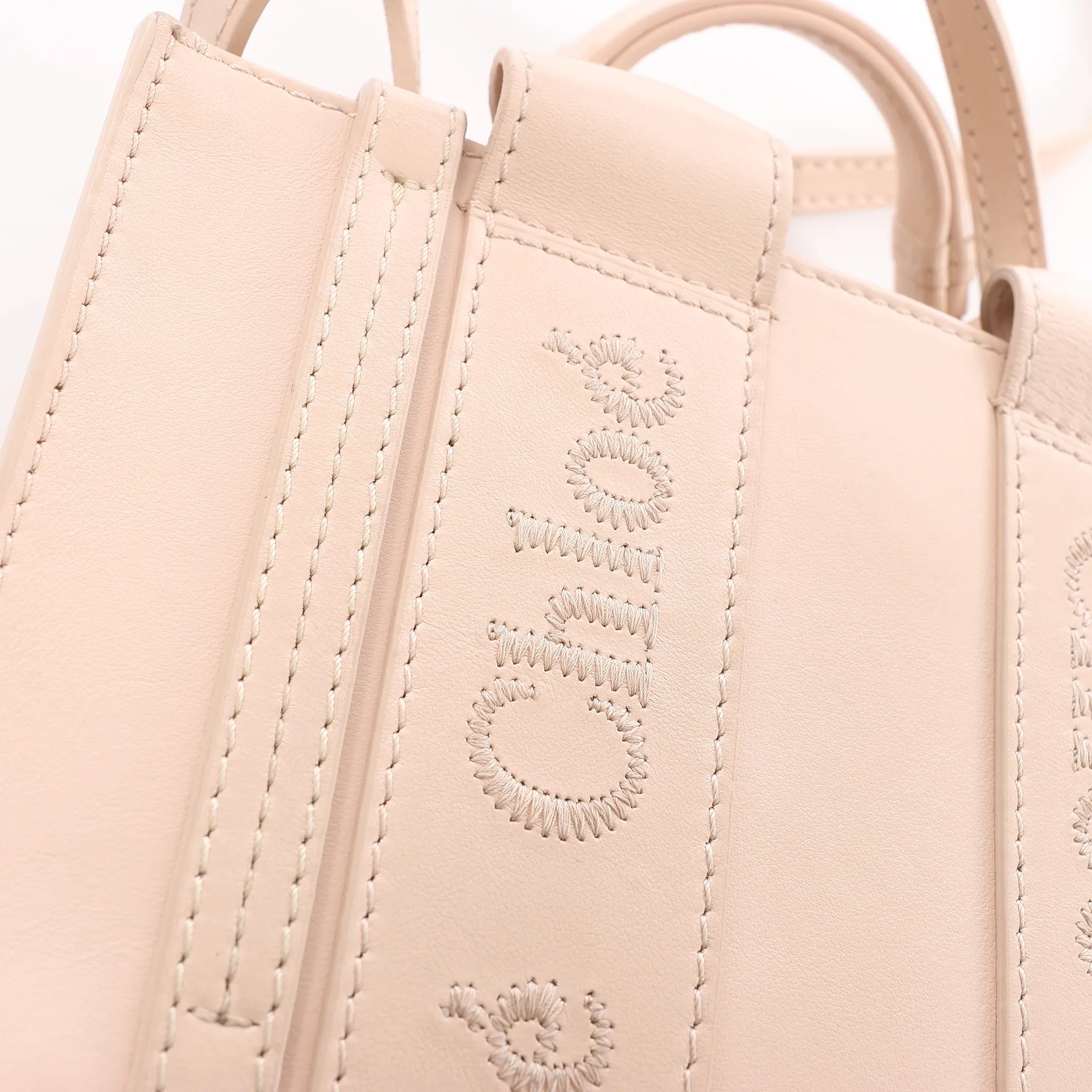 Chloé Woody Mini Leather 2Way Handbag in Pink