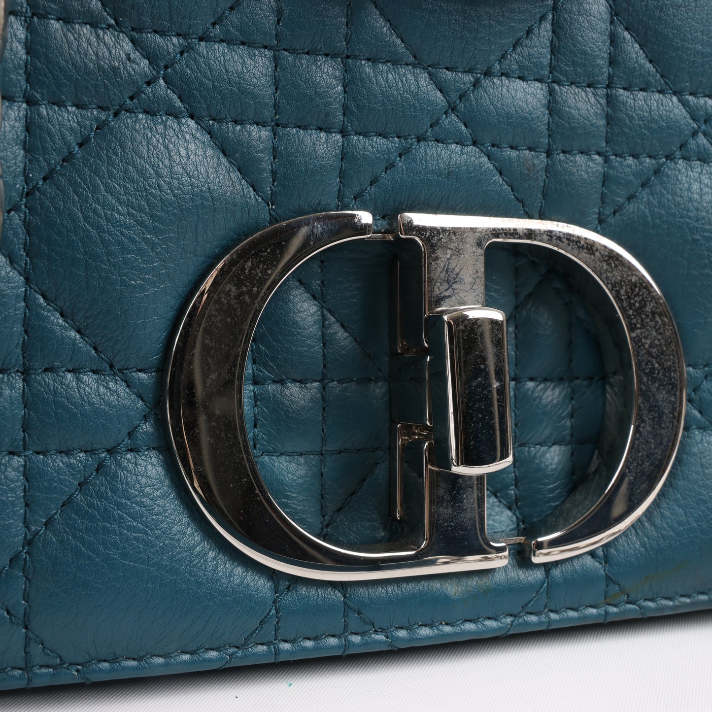 Sac bandoulière chaîne en cuir Christian Dior Caro bleu