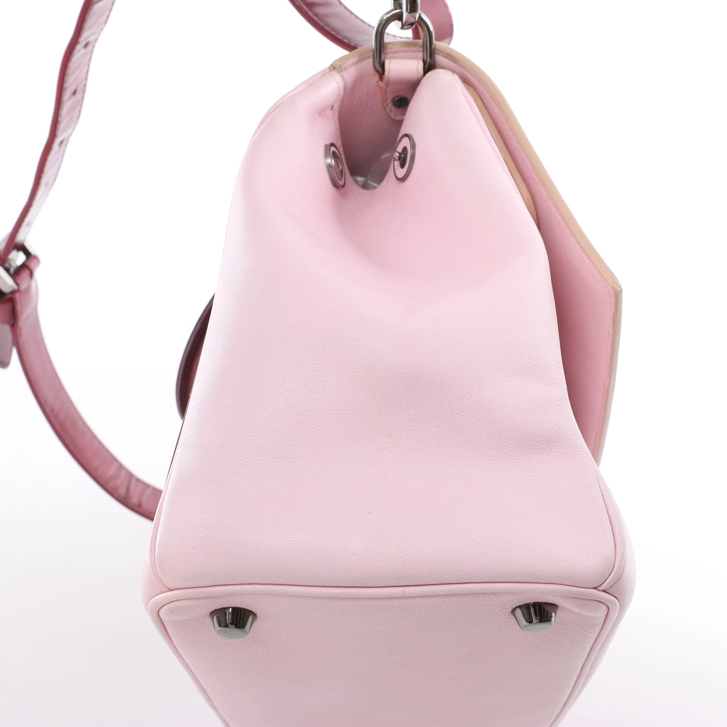 Bolso de mano mediano de dos vías de piel Cannage de Christian Dior en color camello