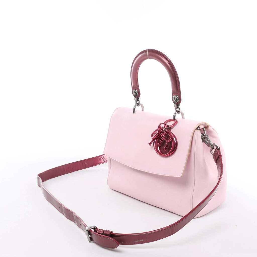 Bolso de mano mediano de dos vías de piel Cannage de Christian Dior en color camello