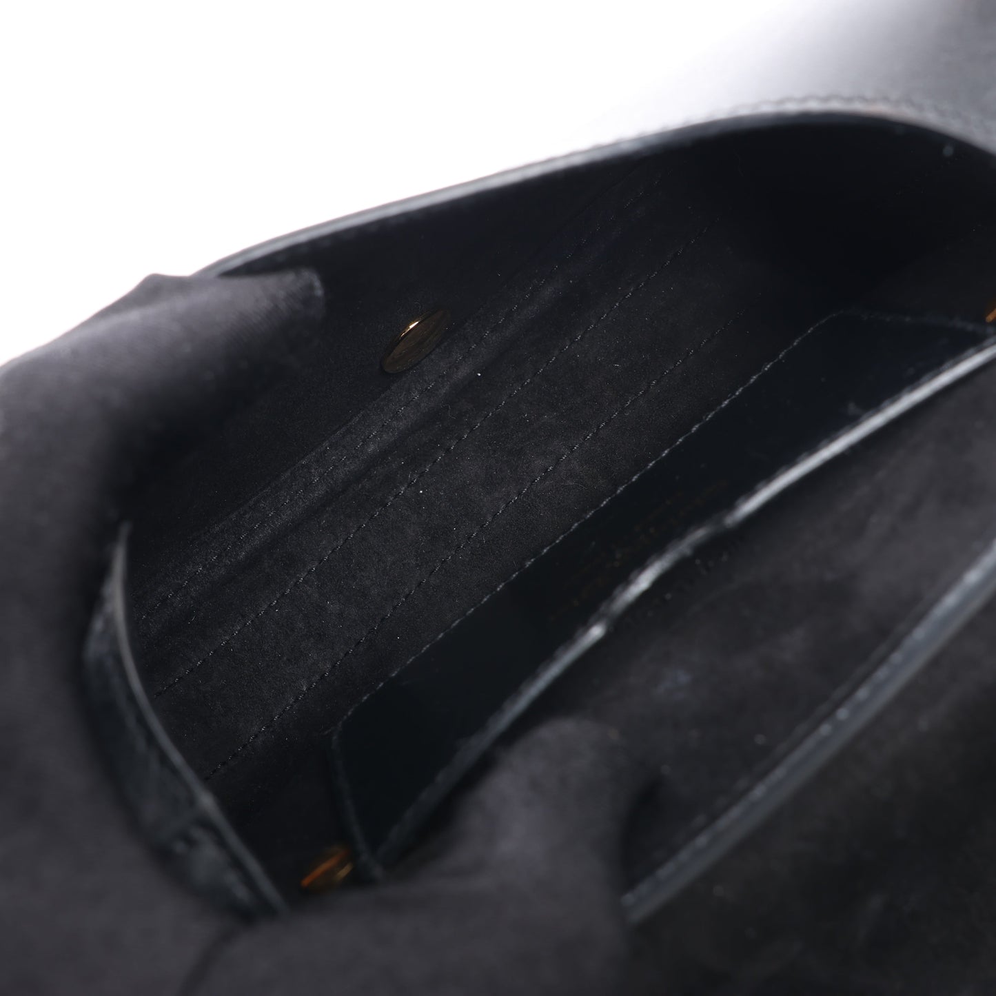 Petit sac bandoulière à rabat en cuir de veau Dior Bobby noir