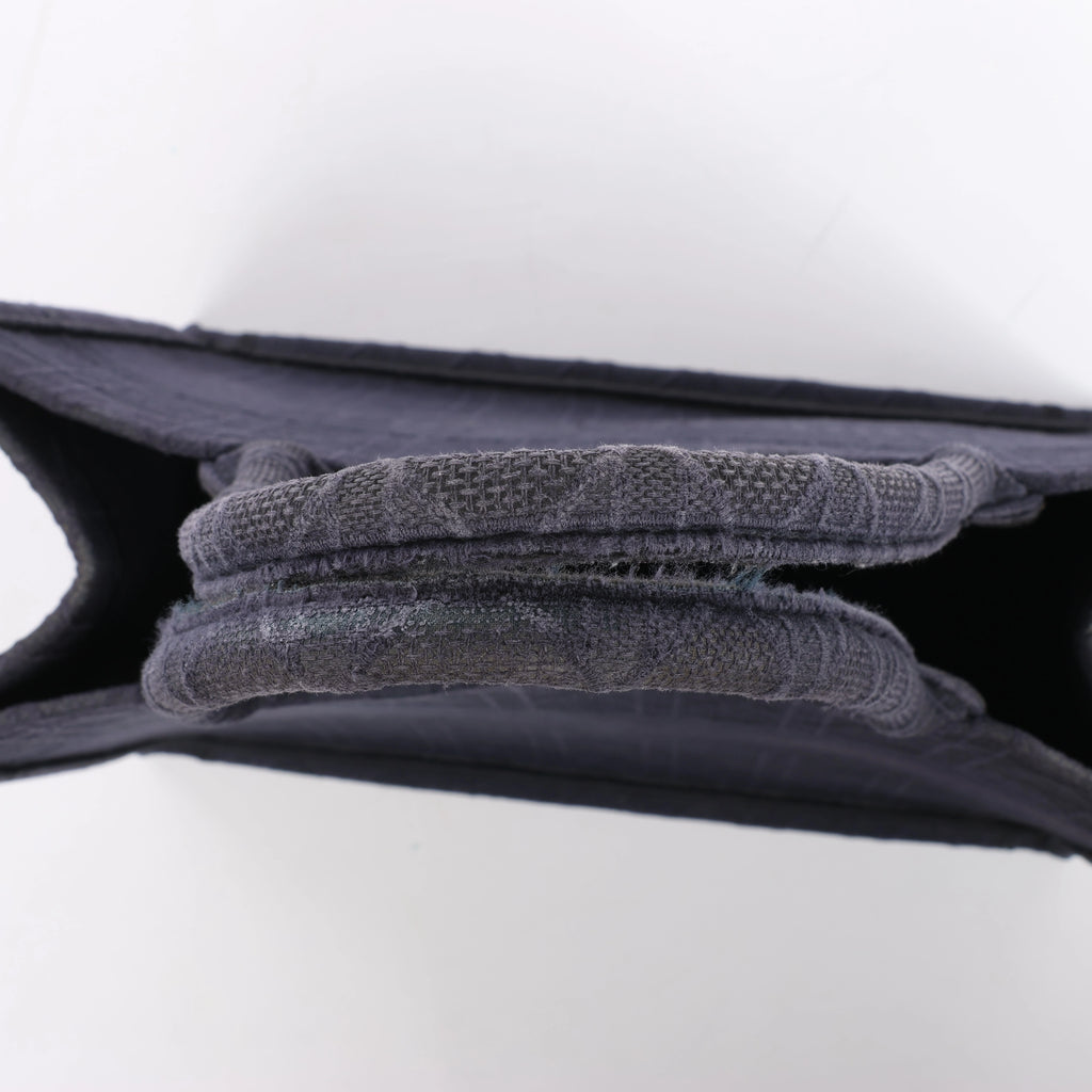 Bolso de hombro grande de lona Dior Book Tote en negro y blanco