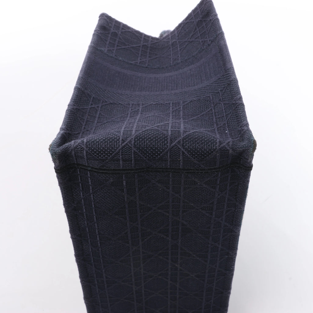 Bolso de hombro grande de lona Dior Book Tote en negro y blanco