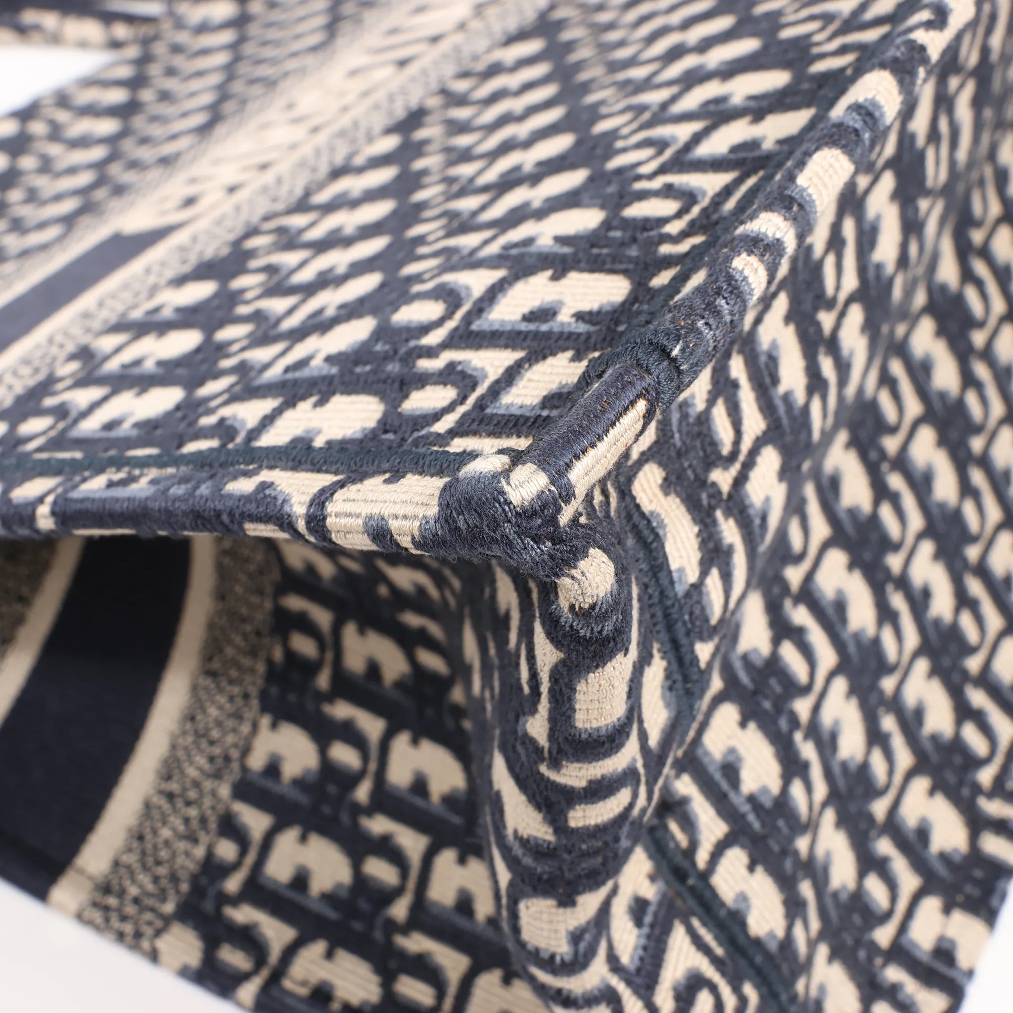Bolso de hombro grande Dior Book Tote de lona oblicua en azul marino