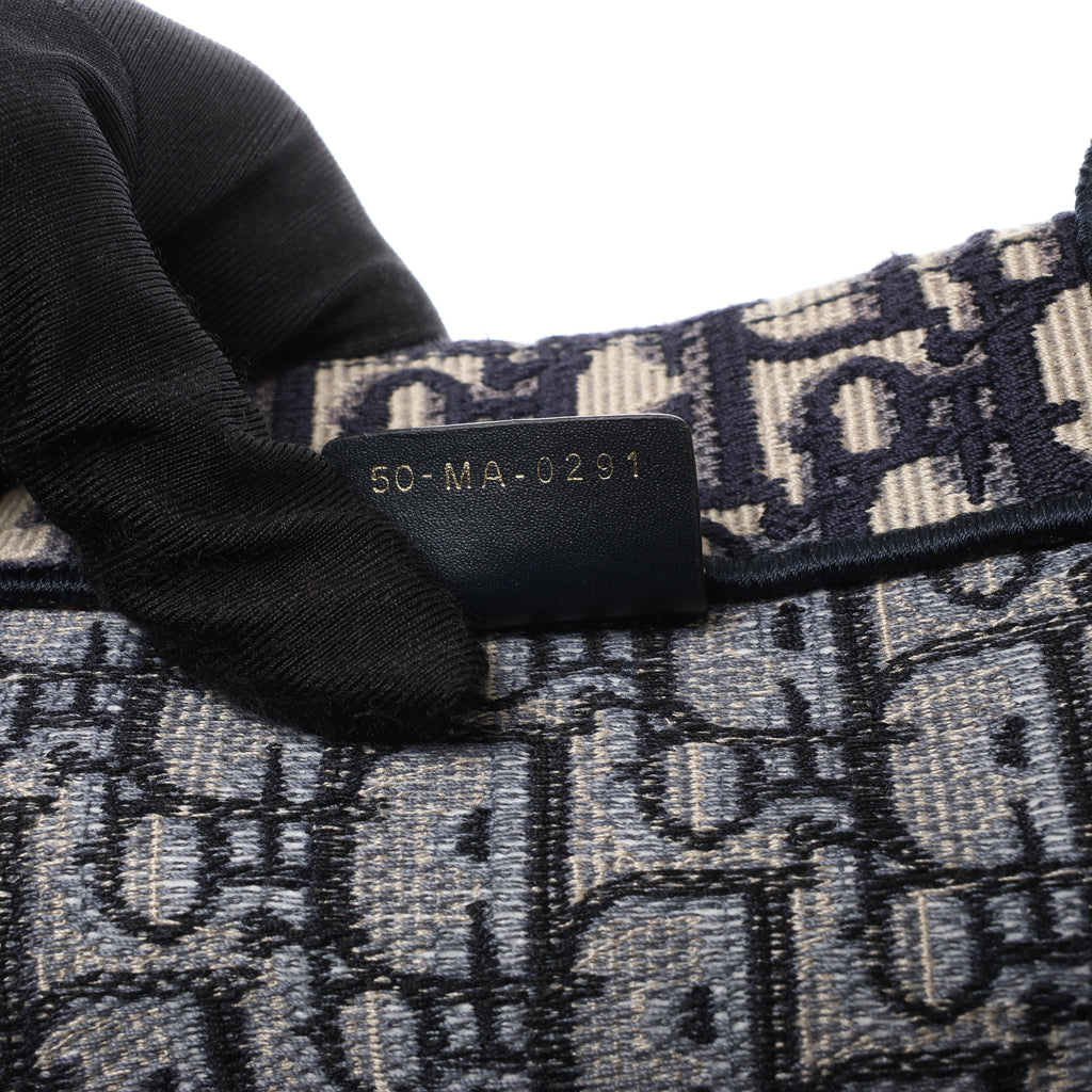 Bolso de hombro grande de lona Dior Book Tote en negro y blanco