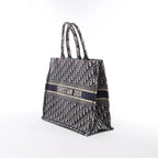 Bolso de hombro grande de lona Dior Book Tote en negro y blanco