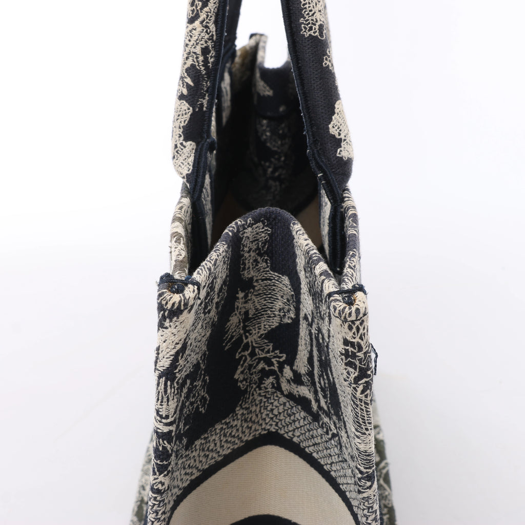 Christian Dior Book Tote Medium Toile Doo JUY Embroidery Canvas Shoulder Bag in Navy x Beige