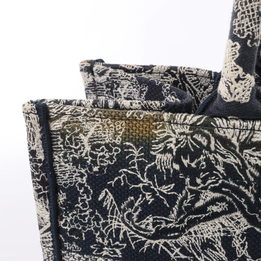 Christian Dior Book Tote Medium Toile Doo JUY Embroidery Canvas Shoulder Bag in Navy x Beige
