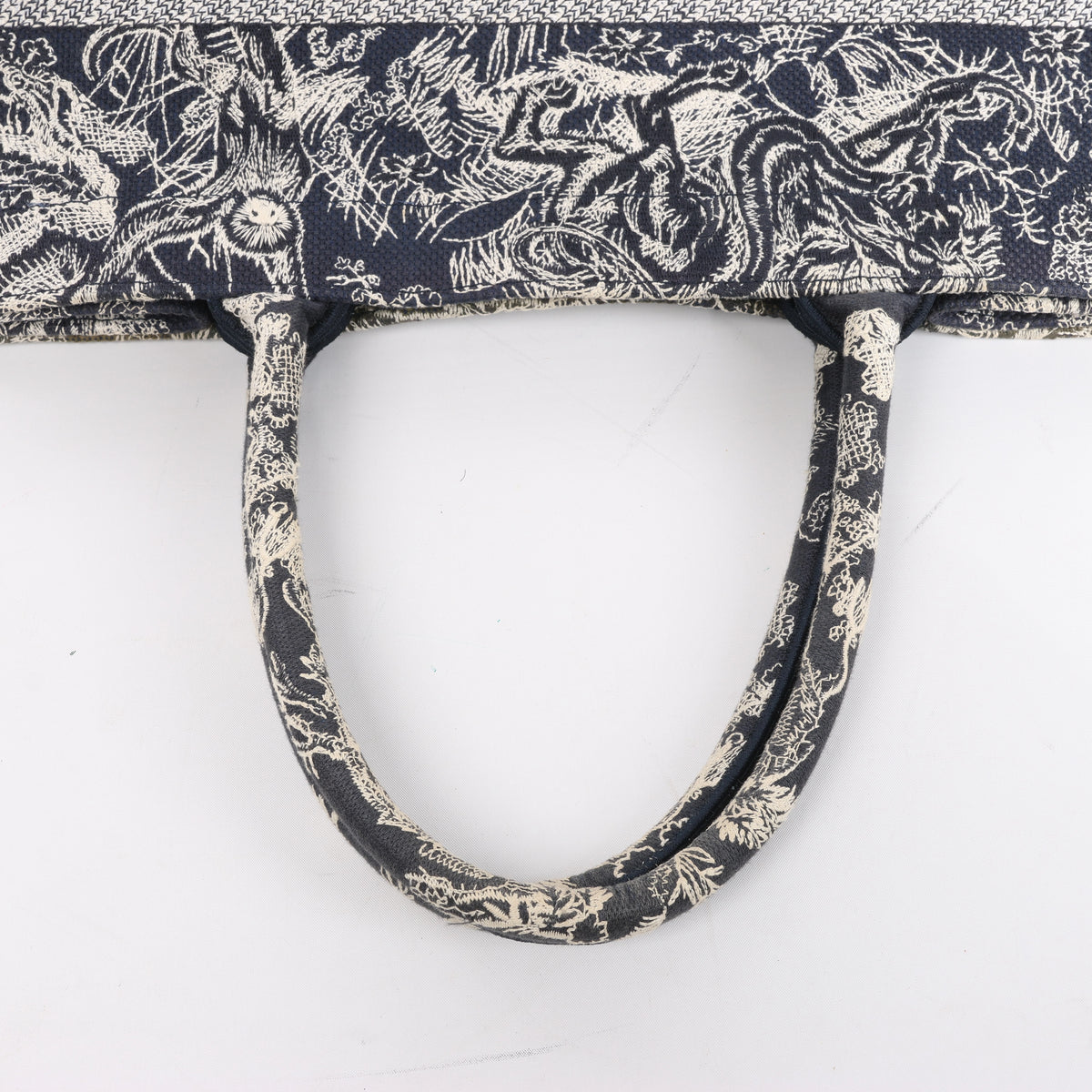 Christian Dior Book Tote Medium Toile Doo JUY Embroidery Canvas Shoulder Bag in Navy x Beige