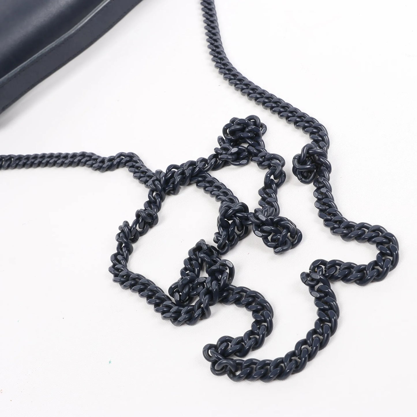 Sac bandoulière chaîne en cuir Dior Diorama bleu marine