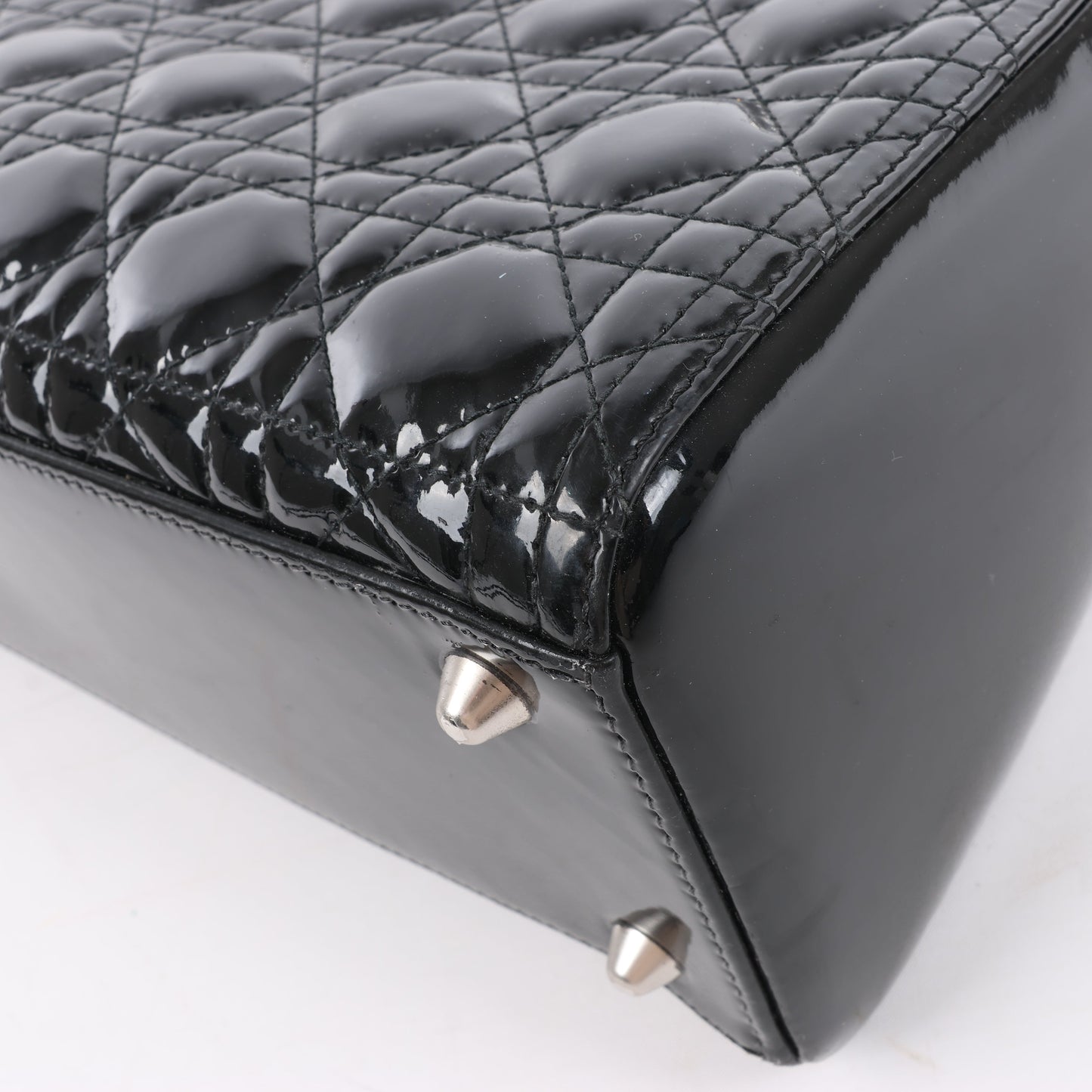 Grand sac à main Dior Lady Dior en cuir verni Cannage noir