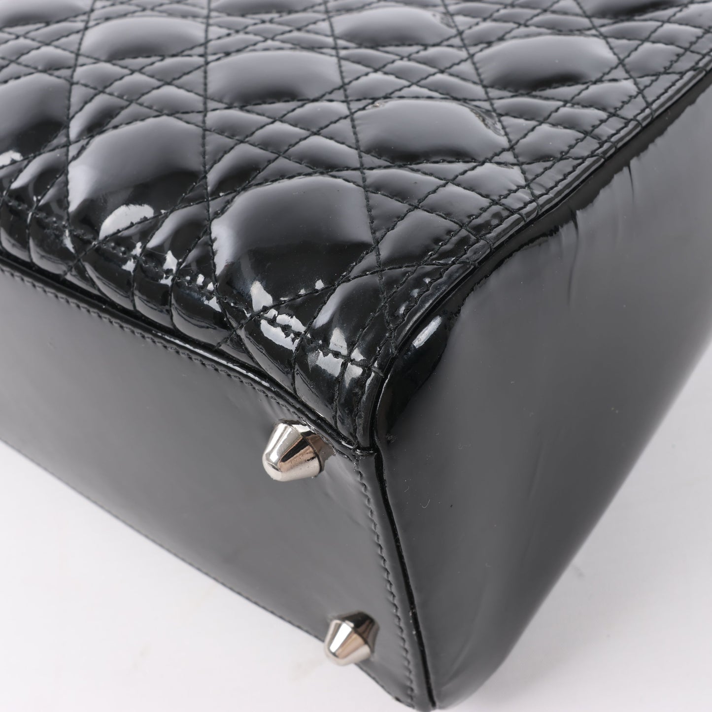 Grand sac à main Dior Lady Dior en cuir verni Cannage noir