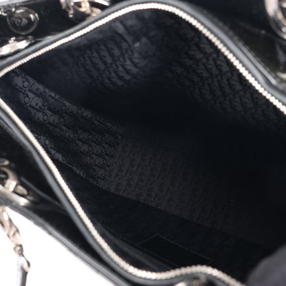 Grand sac à main Dior Lady Dior en cuir verni Cannage noir
