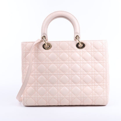 Christian Dior Lady Dior Cannage Große 2-Wege-Handtasche aus Leder in Hellrosa