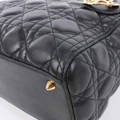 Sac à main Christian Dior Lady Dior Cannage en cuir noir, taille moyenne, 2 voies
