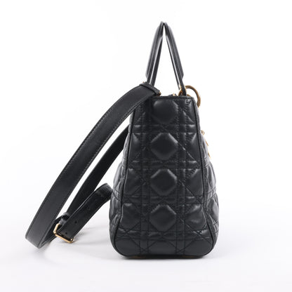 Sac à main Christian Dior Lady Dior Cannage en cuir noir, taille moyenne, 2 voies