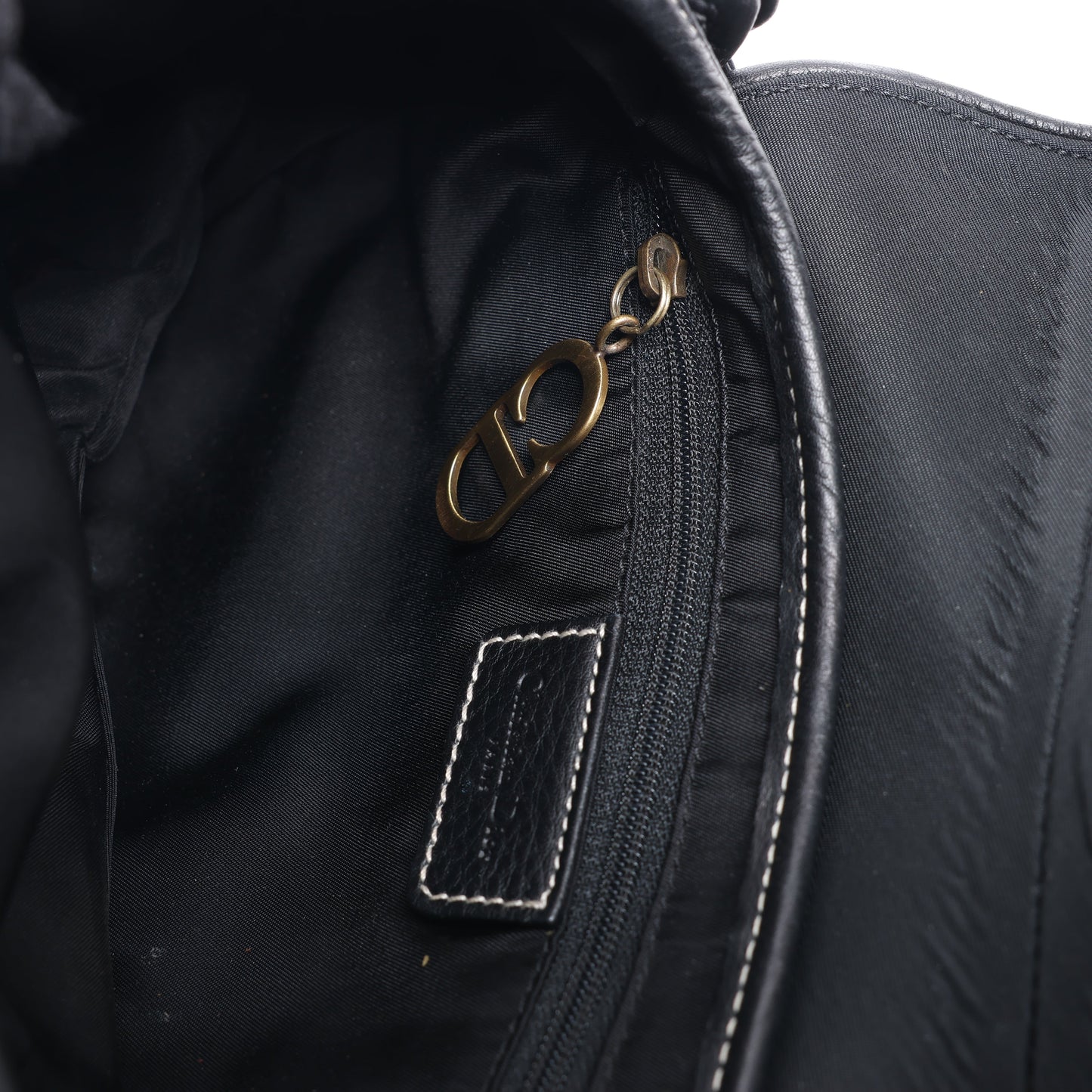 Sac à main classique Dior Saddle en cuir noir à double compartiment