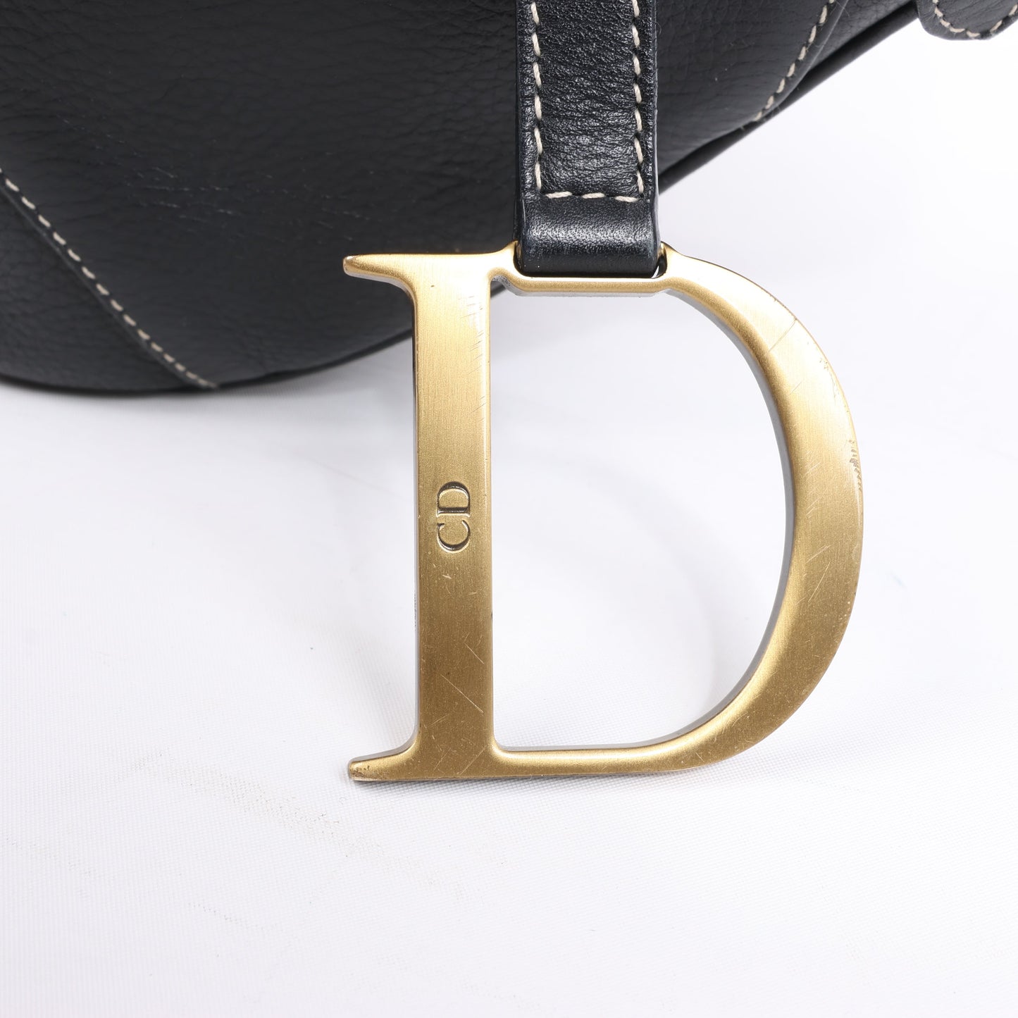 Sac à main classique Dior Saddle en cuir noir à double compartiment