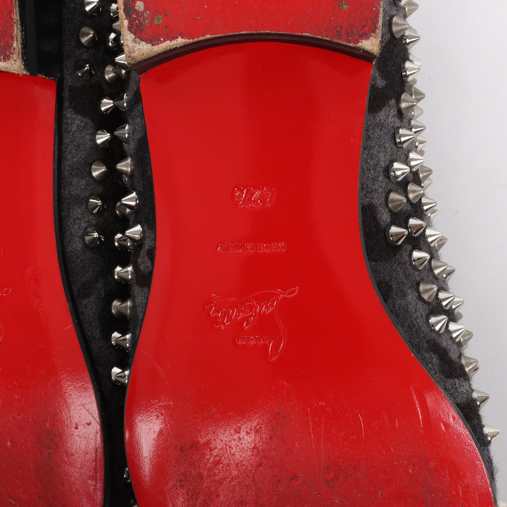 Christian Louboutin - Zapatos sin cordones de piel con tachuelas en negro, talla 42