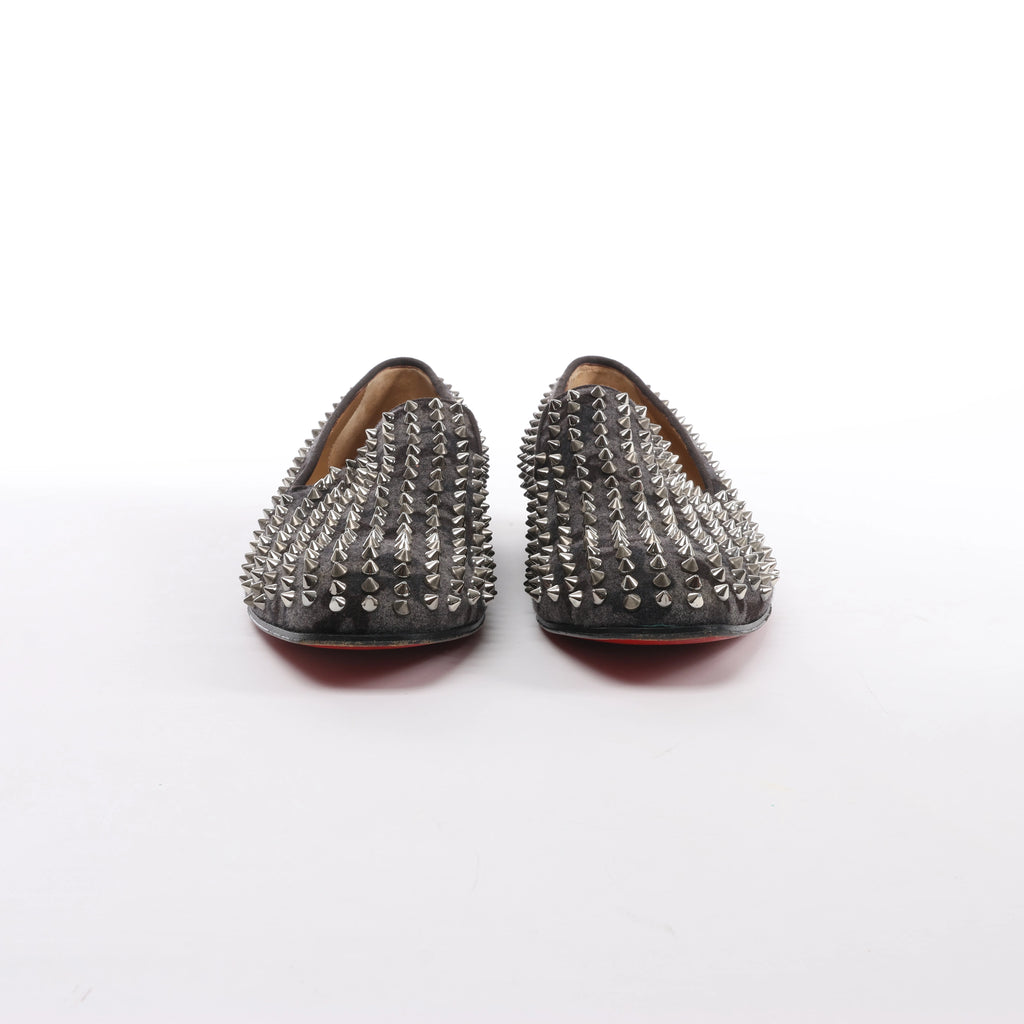 Christian Louboutin - Zapatos sin cordones de piel con tachuelas en negro, talla 42