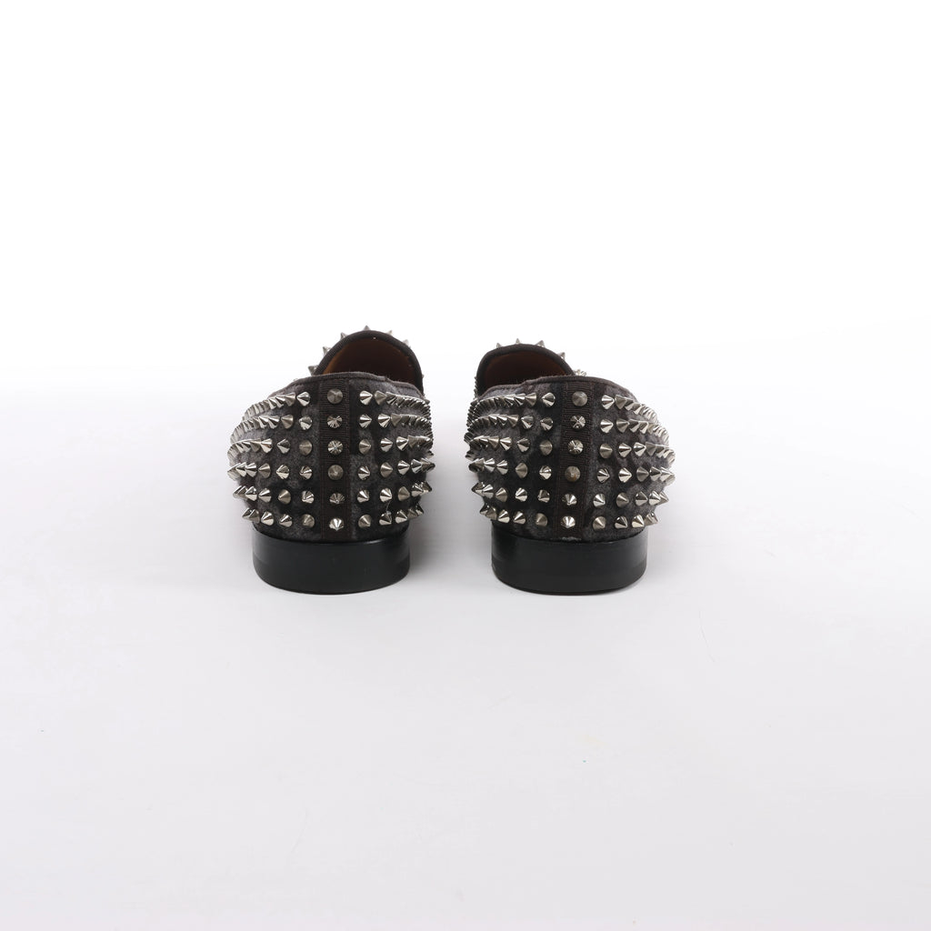 Christian Louboutin - Zapatos sin cordones de piel con tachuelas en negro, talla 42