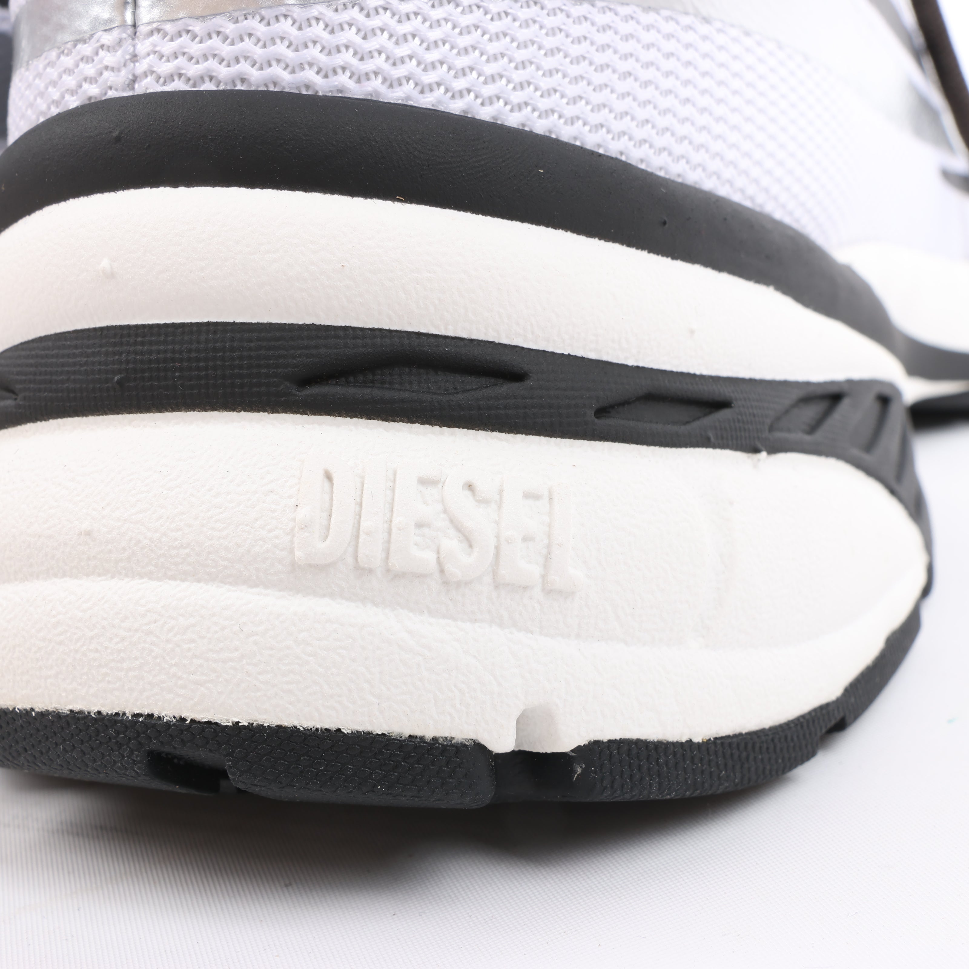 Diesel D-Airspeed Low-Striped Sneakers in Coated Ripstop in Silver, Size 43 EU