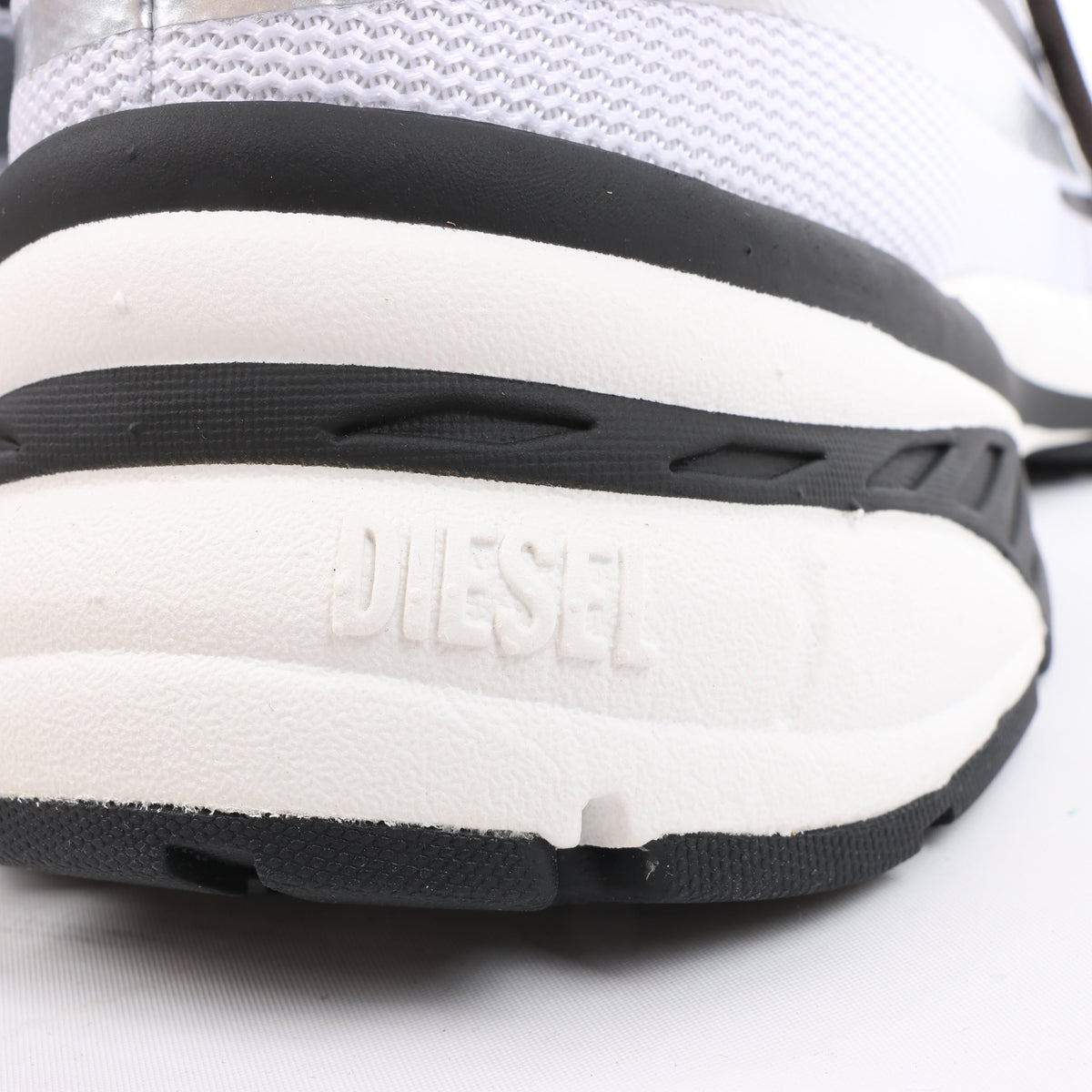 Diesel D-Airspeed Low-Striped Sneakers in Coated Ripstop in Silver, Size 43 EU