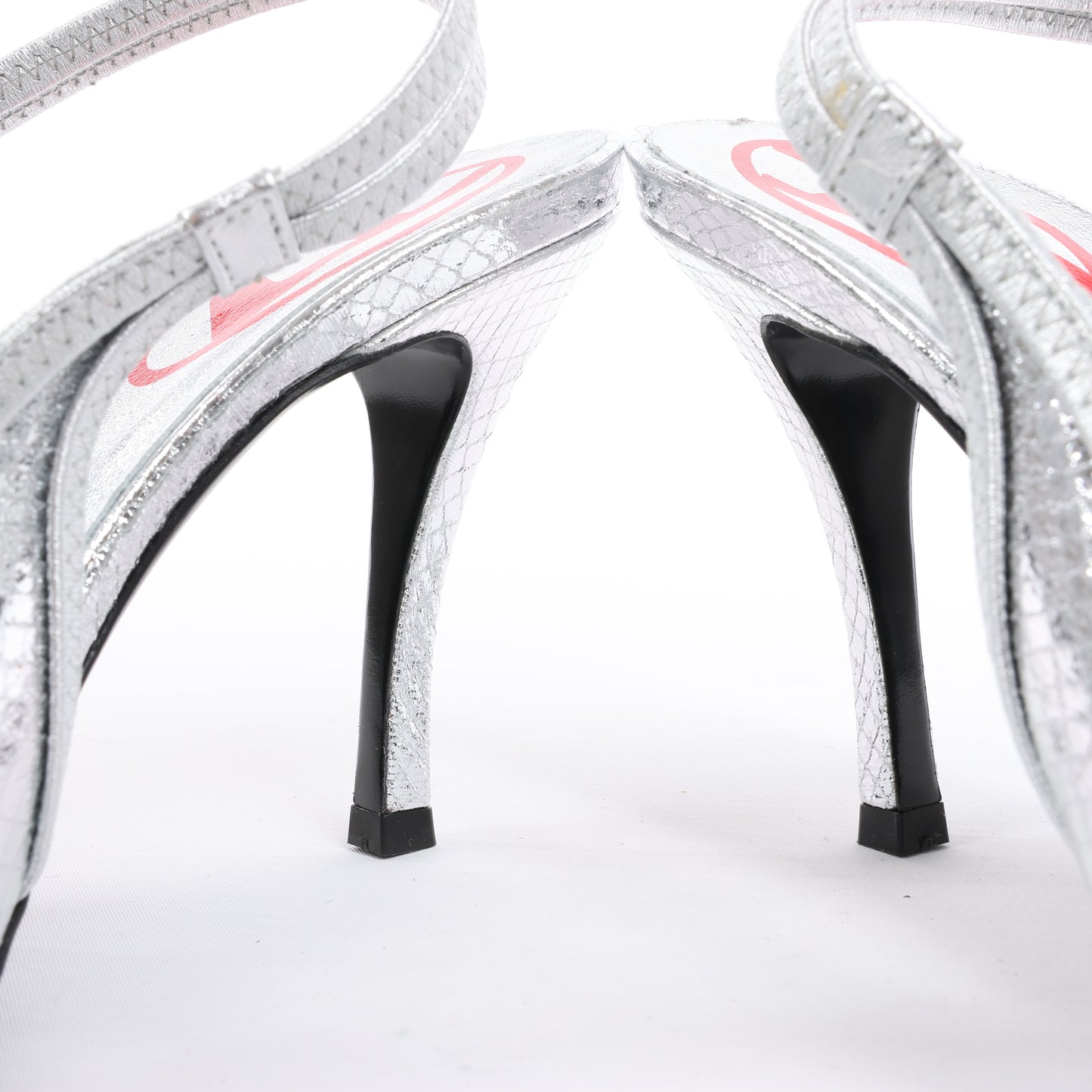 Diesel D-Venus Lackleder-Slingback-Pumps mit Prägung in Silber, Größe 37 EU