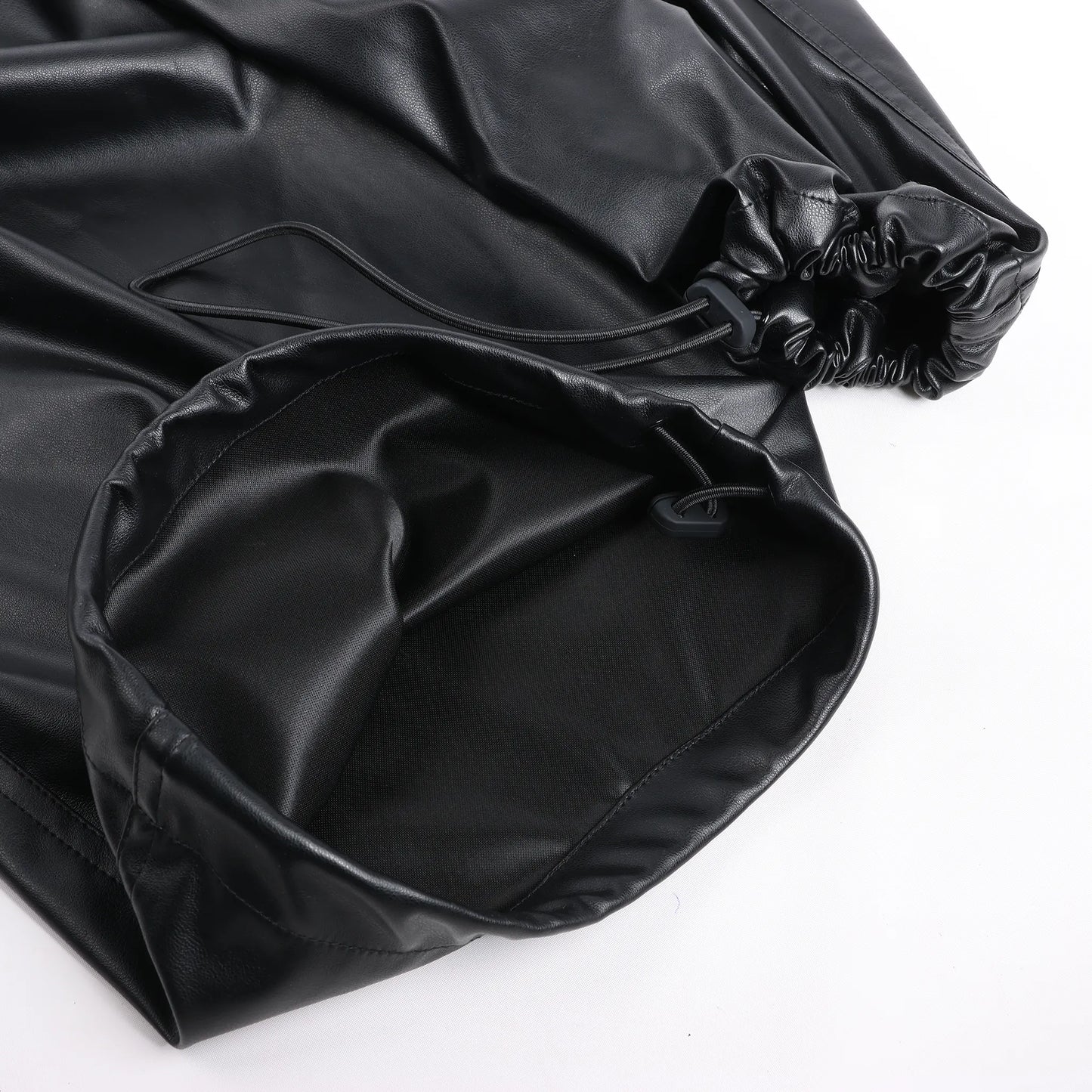 DIESEL Oversized Cargohose aus beschichtetem Stoff in Schwarz p-MARTY-LTH, Größe 48 IT