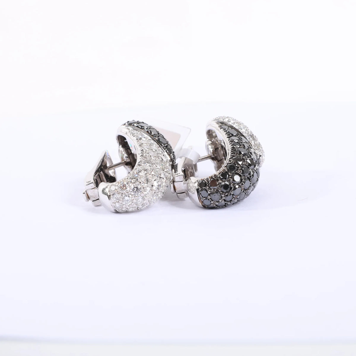 De Grisogono Heart White x Black Diamond WG Earrings