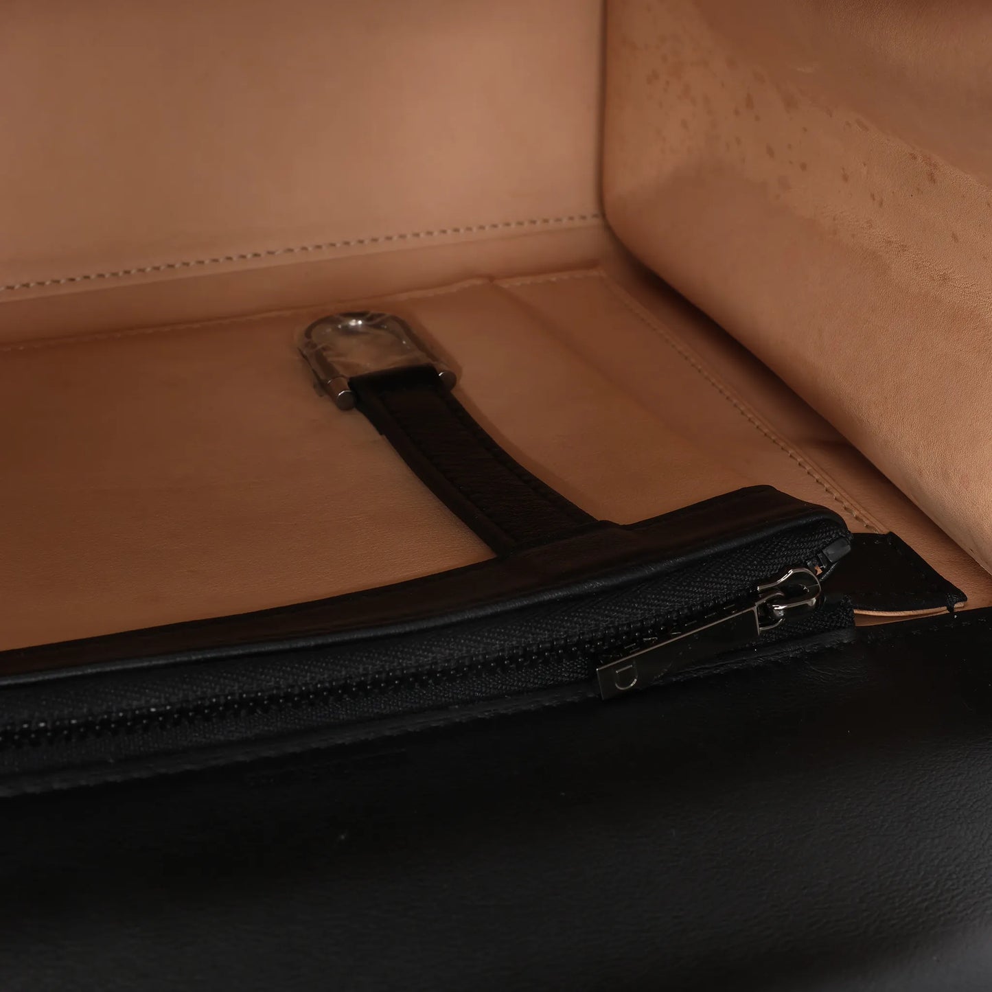 Delvaux Tempete MM Leather 2Way Handbag in Black