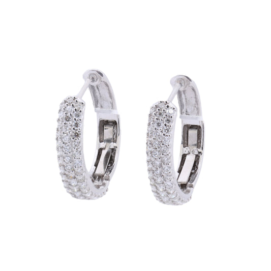 Nicht signierte Diamantohrringe (K18WG, 4,4 g, 1,0 ct)