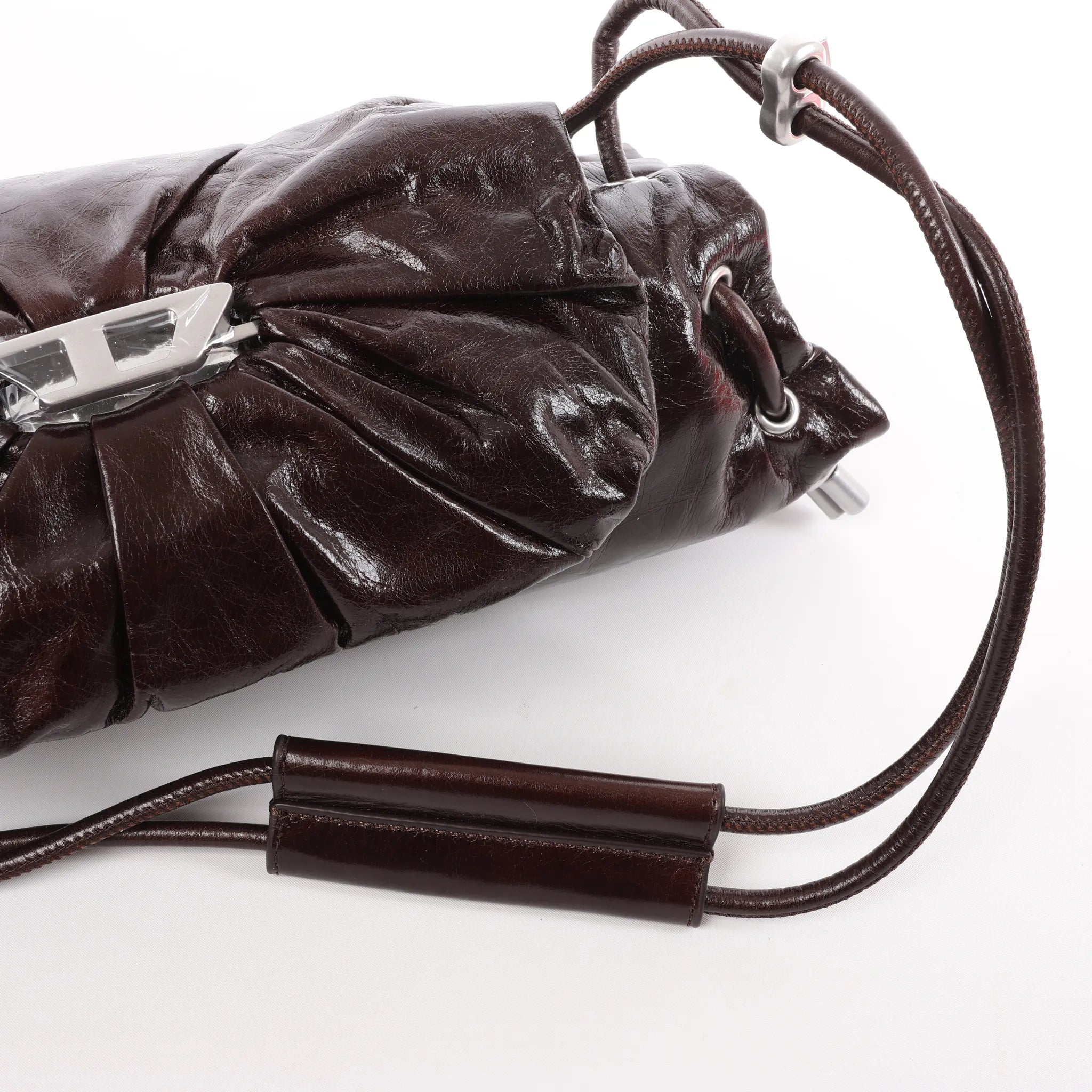 Diesel Scrunch-D Leather Shoulder Bag in Burgundy