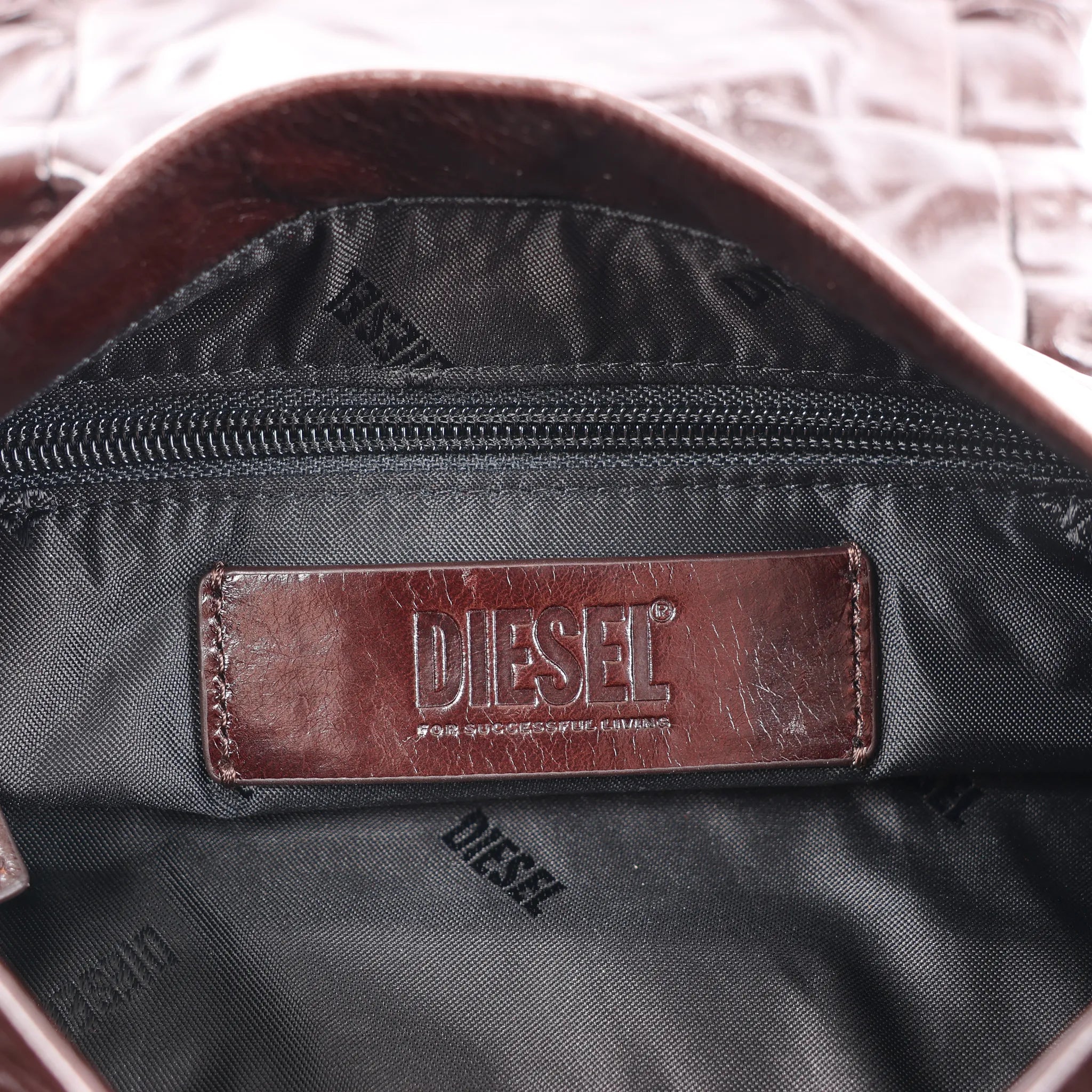 Diesel Scrunch-D Leather Shoulder Bag in Burgundy