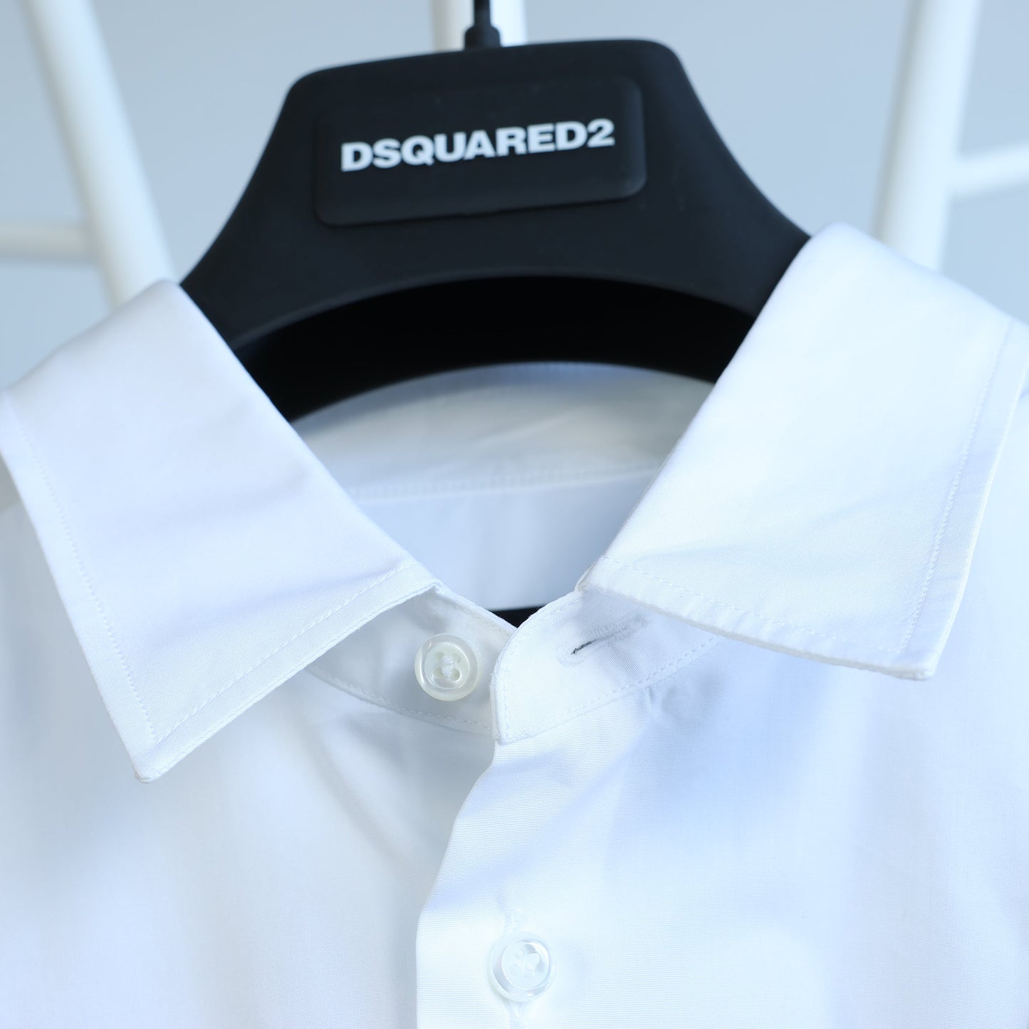 Chemise blanche à empiècements camouflage Dsquared2, taille 48 IT