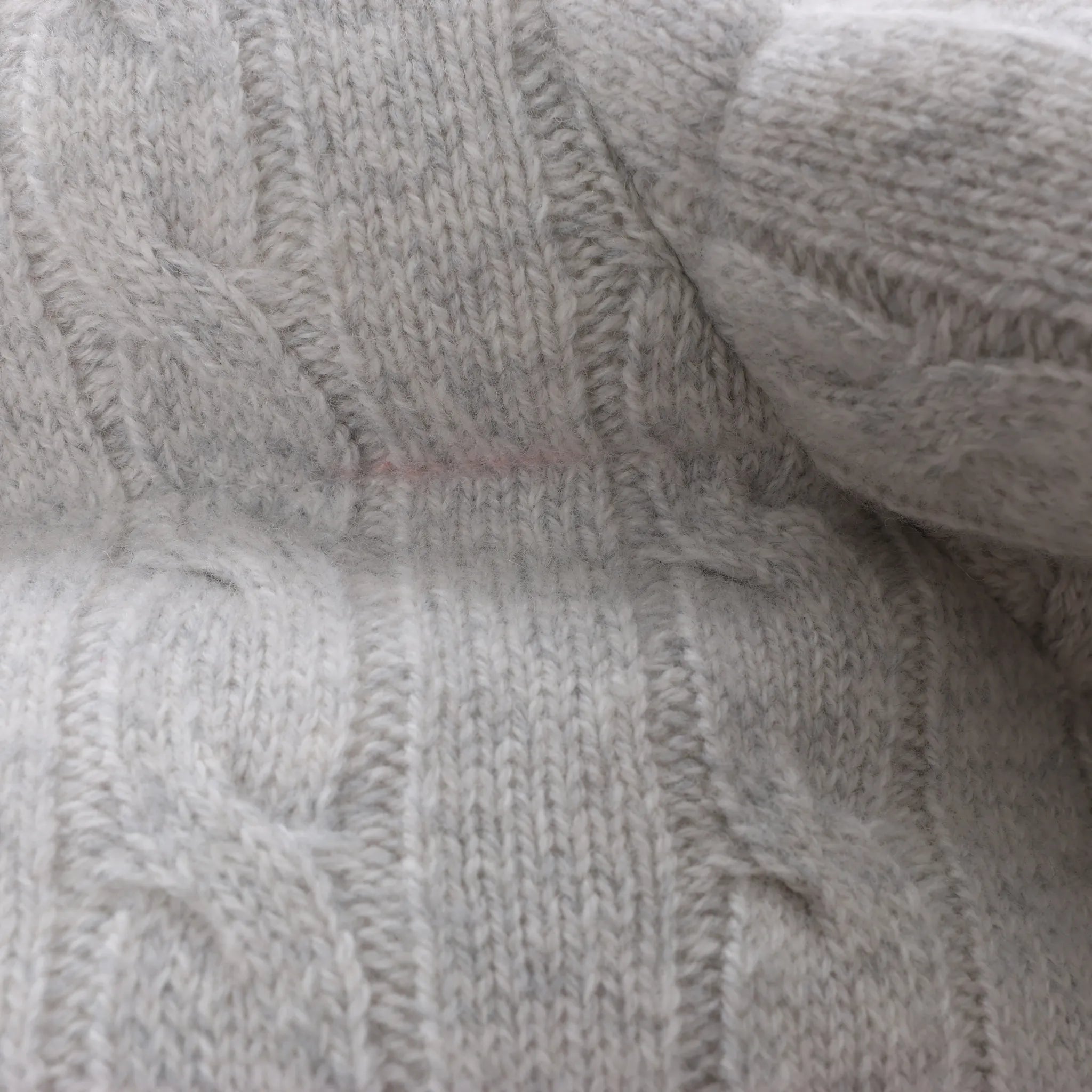 Eleventy Cable-Knit Puffer Wool x Cashmere Hooded Jacket in Light Gray, Size 50 IT