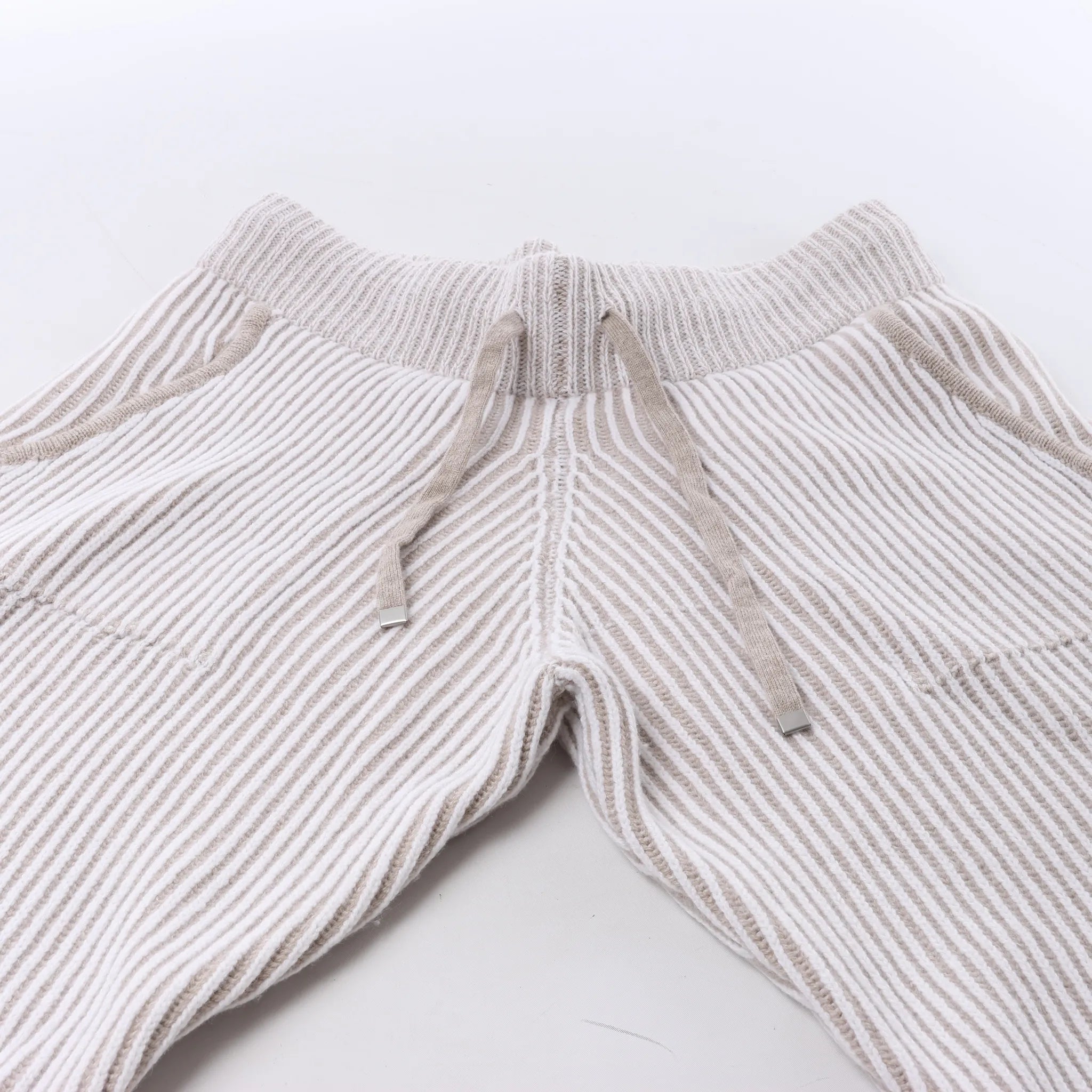 Eleventy Casual Wool Trousers in Light Gray, Size M