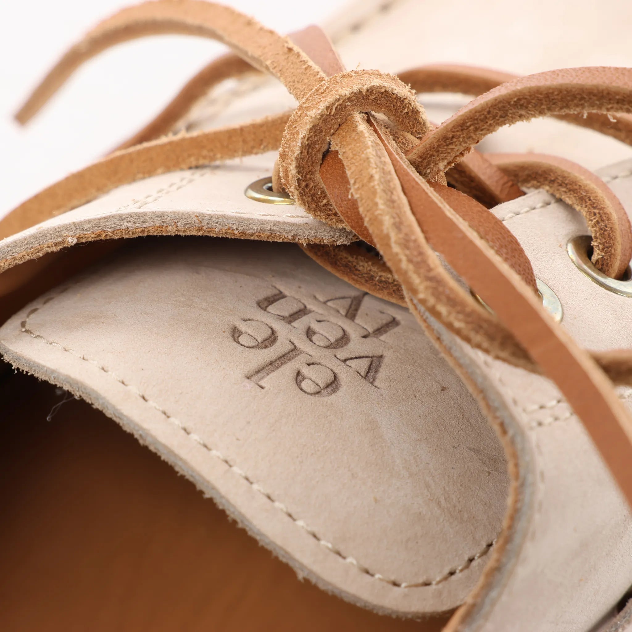 Eleventy Leather Lace-Up Shoes with Vibram Sole in Beige, Size 41 EU
