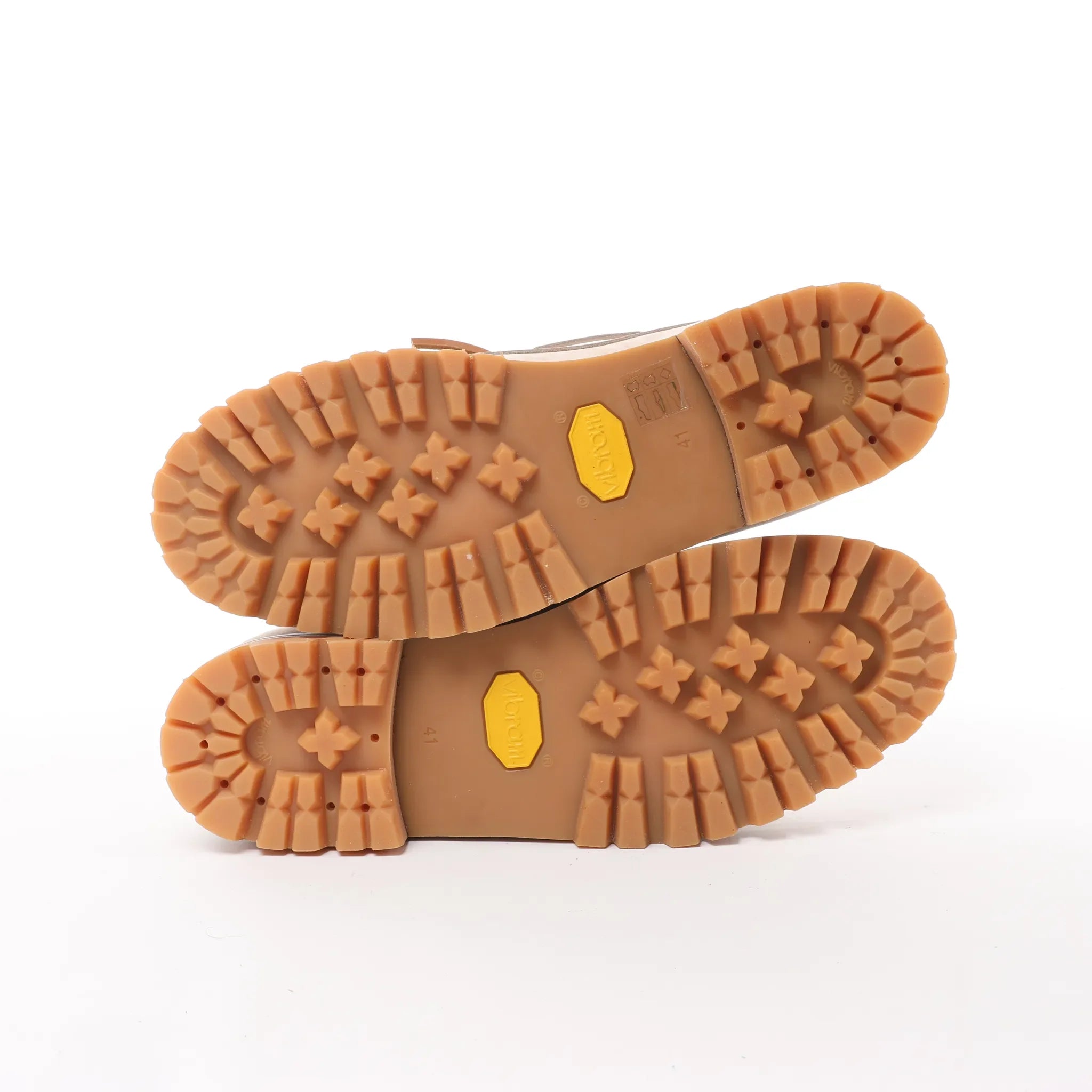 Eleventy Leather Lace-Up Shoes with Vibram Sole in Beige, Size 41 EU