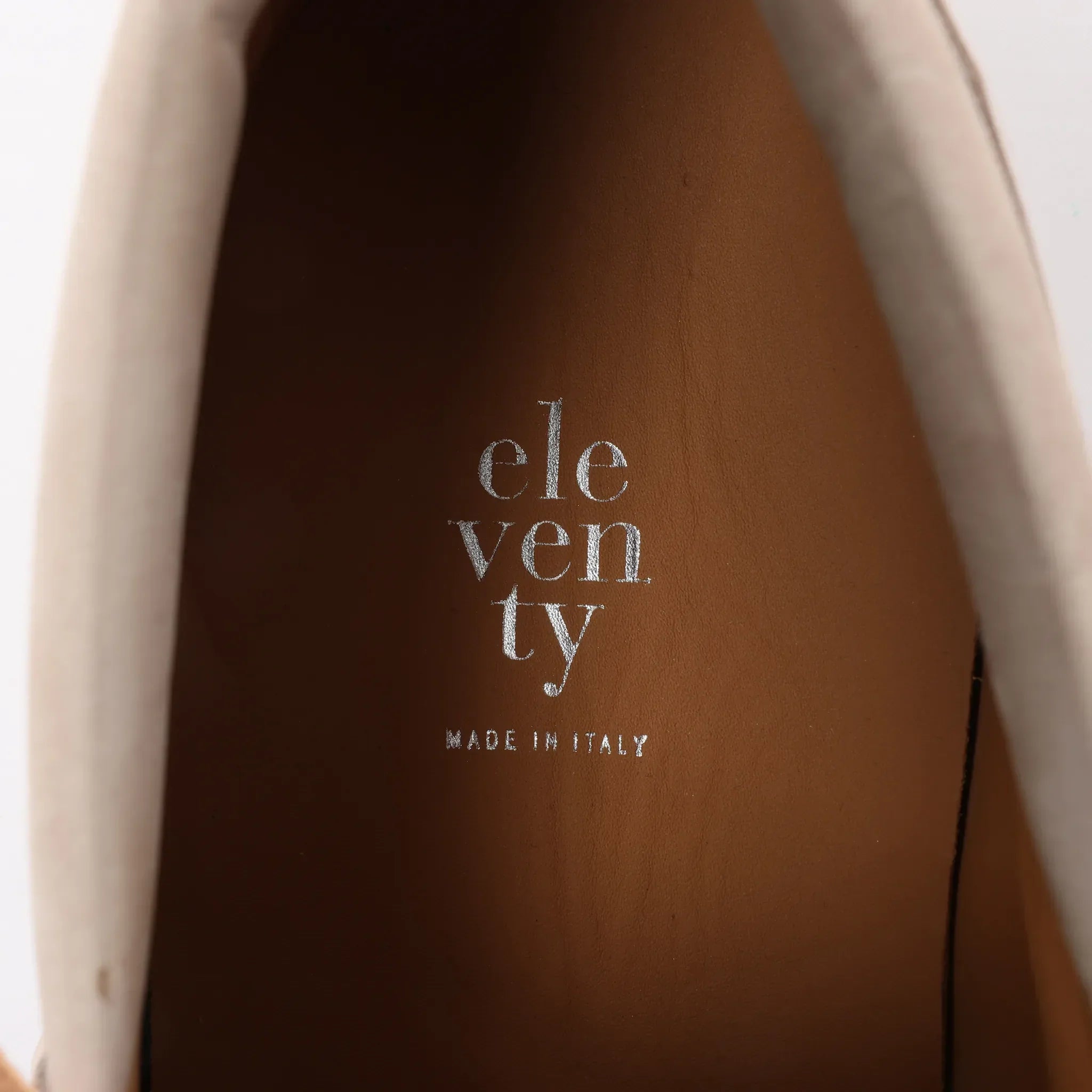 Zapatos Eleventy de piel con cordones y suela Vibram en beige, talla 41 EU