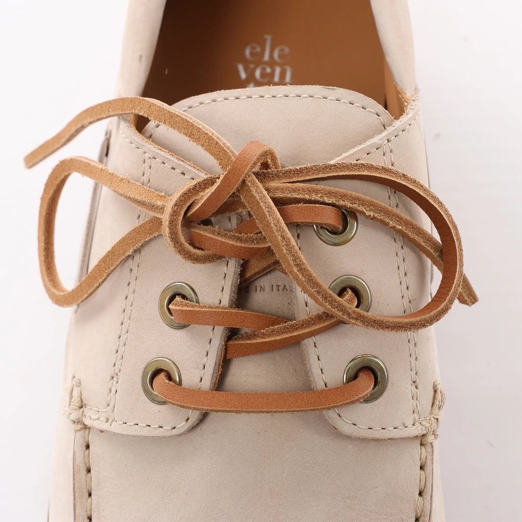 Eleventy Leather Lace-Up Shoes with Vibram Sole in Beige, Size 41 EU
