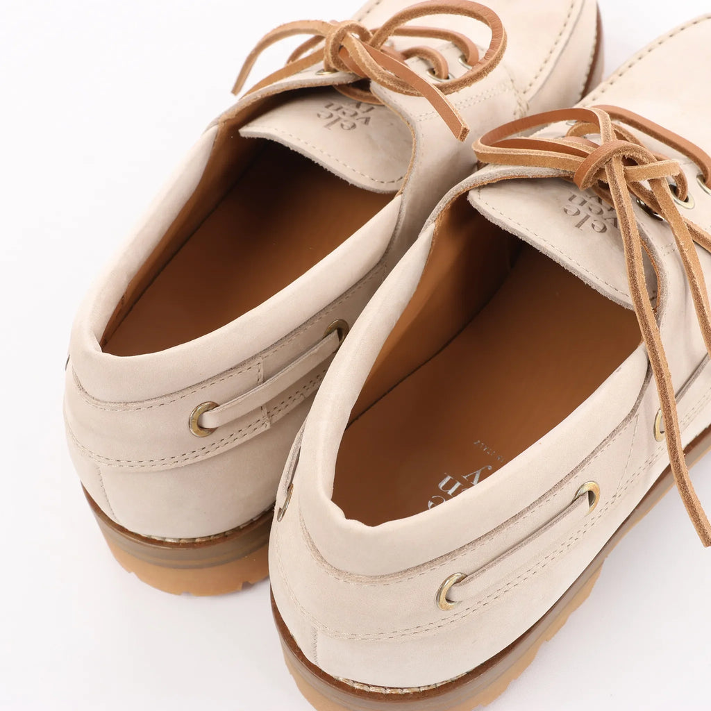 Eleventy Leather Lace-Up Shoes with Vibram Sole in Beige, Size 41 EU