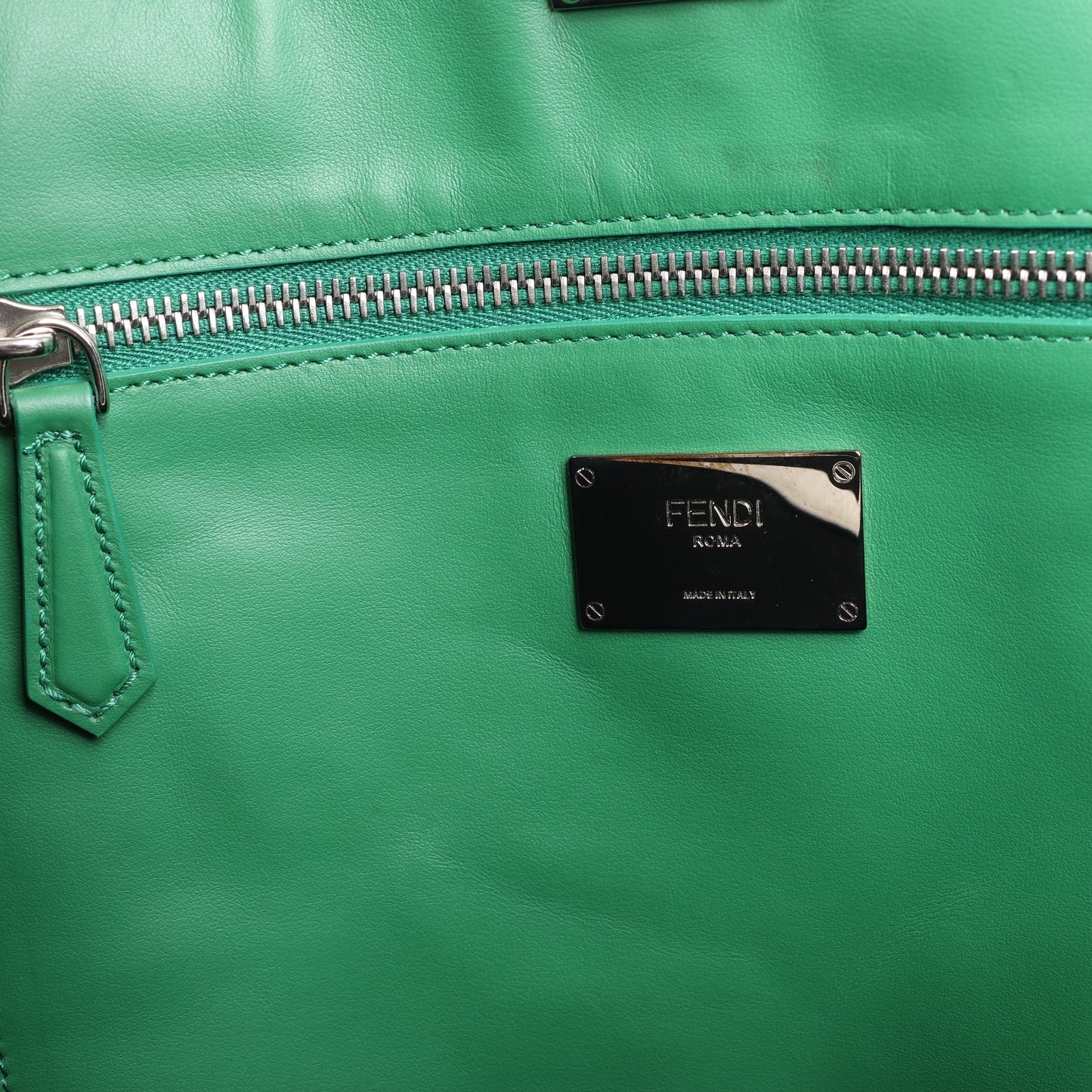 Fendi Peek-a-boo X-light Leather Handbag in White 7VA448