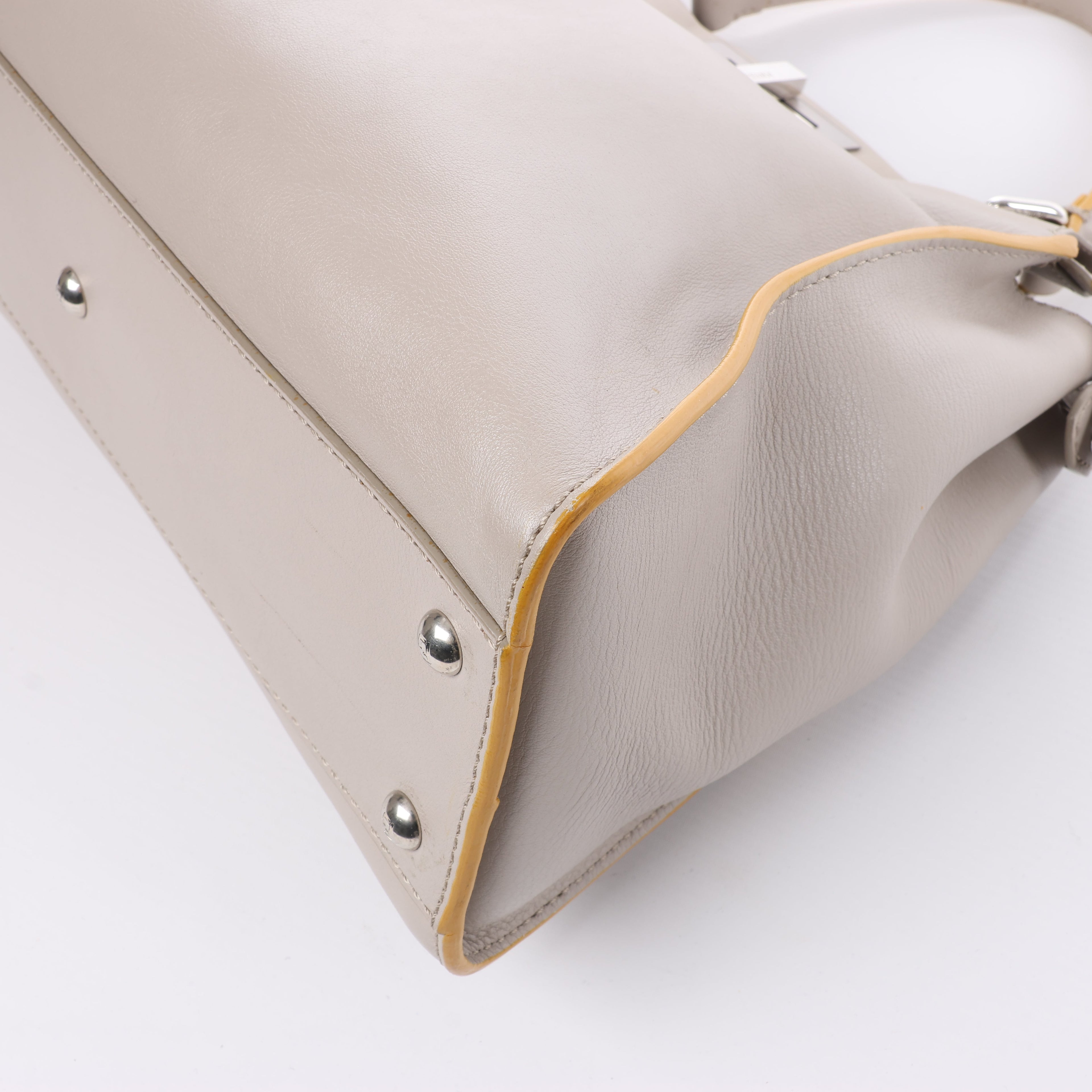 Fendi Peekaboo Regular Leather 2Way Handbag in Gray